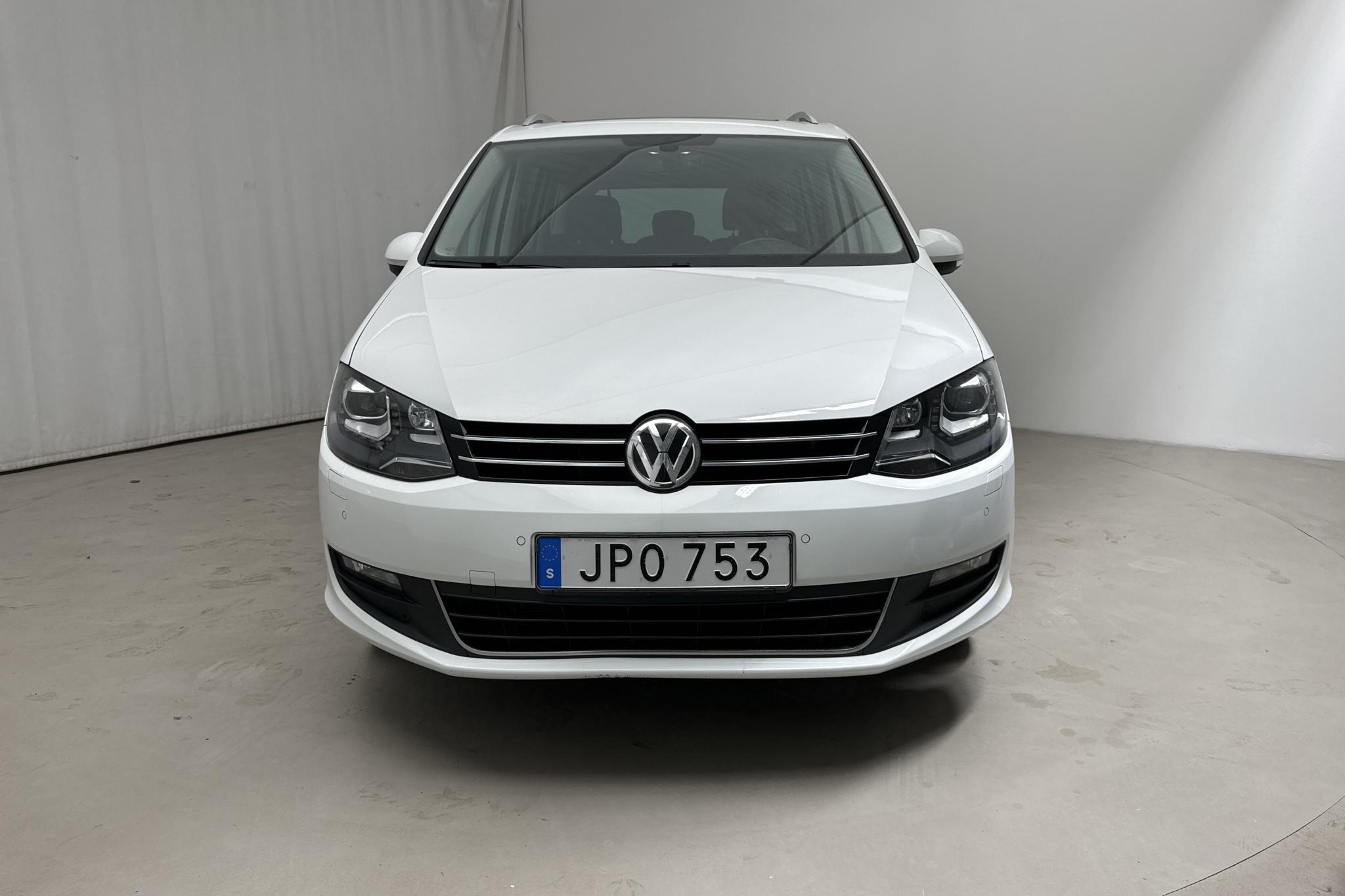 VW Sharan 2.0 TDI (150hk) - 94 610 km - Automaattinen - valkoinen - 2019