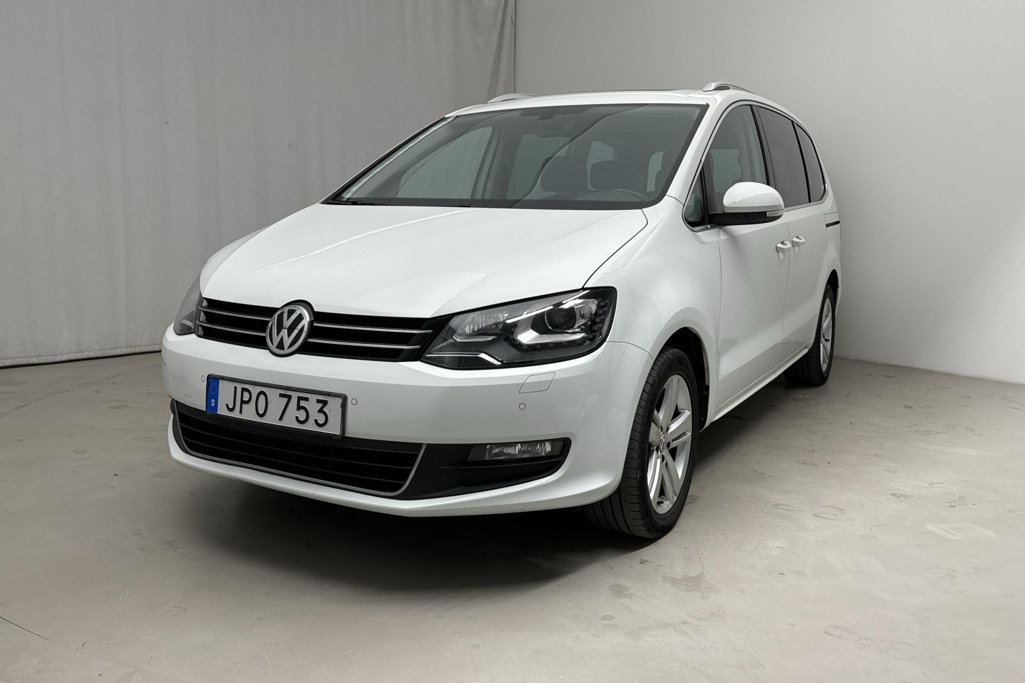 VW Sharan 2.0 TDI (150hk) - 94 610 km - Automaattinen - valkoinen - 2019