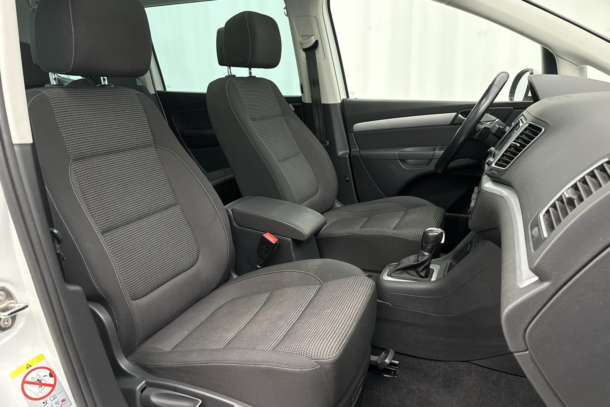 VW Sharan 2.0 TDI (150hk) - 94 610 km - Automatyczna - biały - 2019