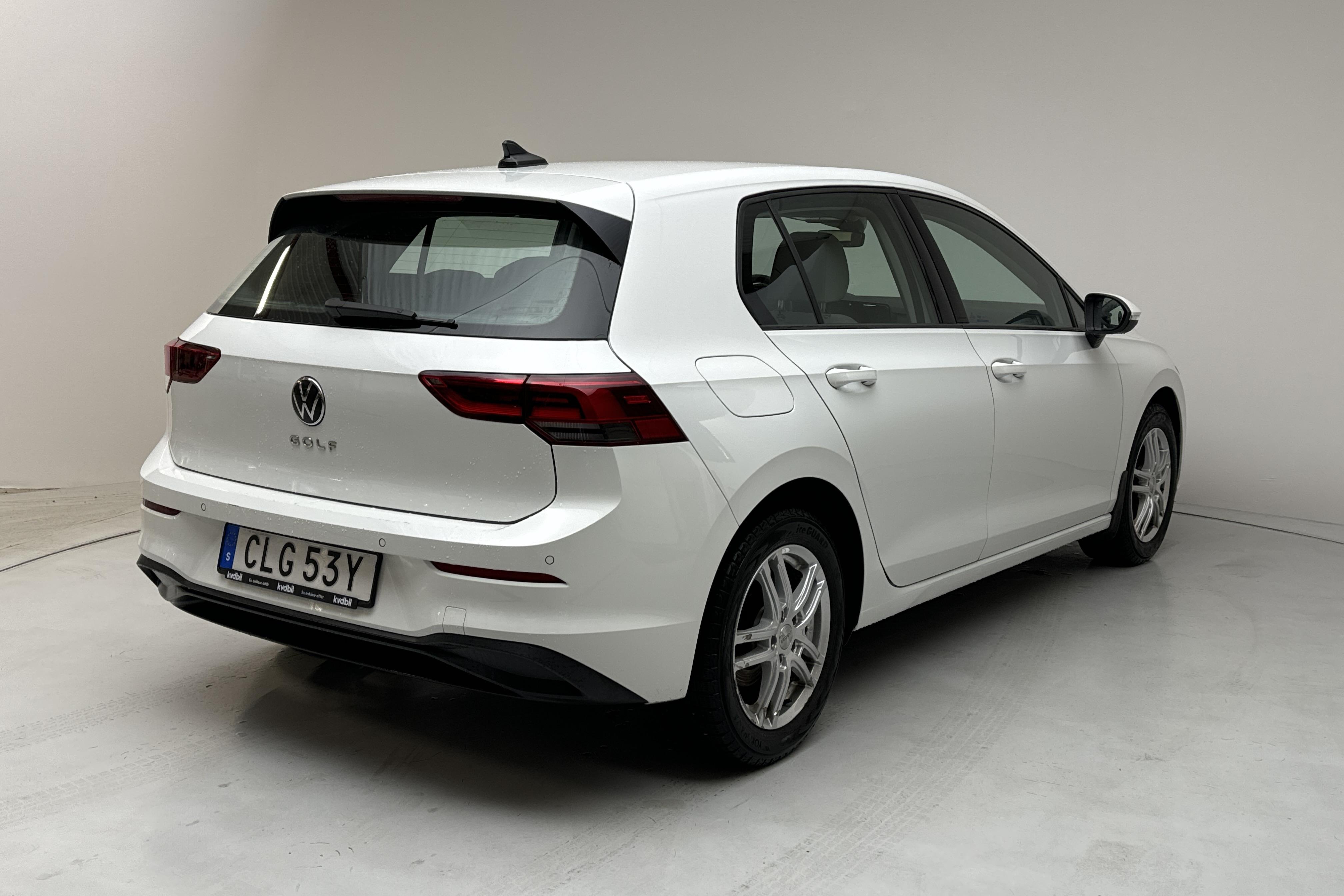 VW Golf VIII 2.0 TDI 5dr (115hk) - 5 469 mil - Manuell - vit - 2021