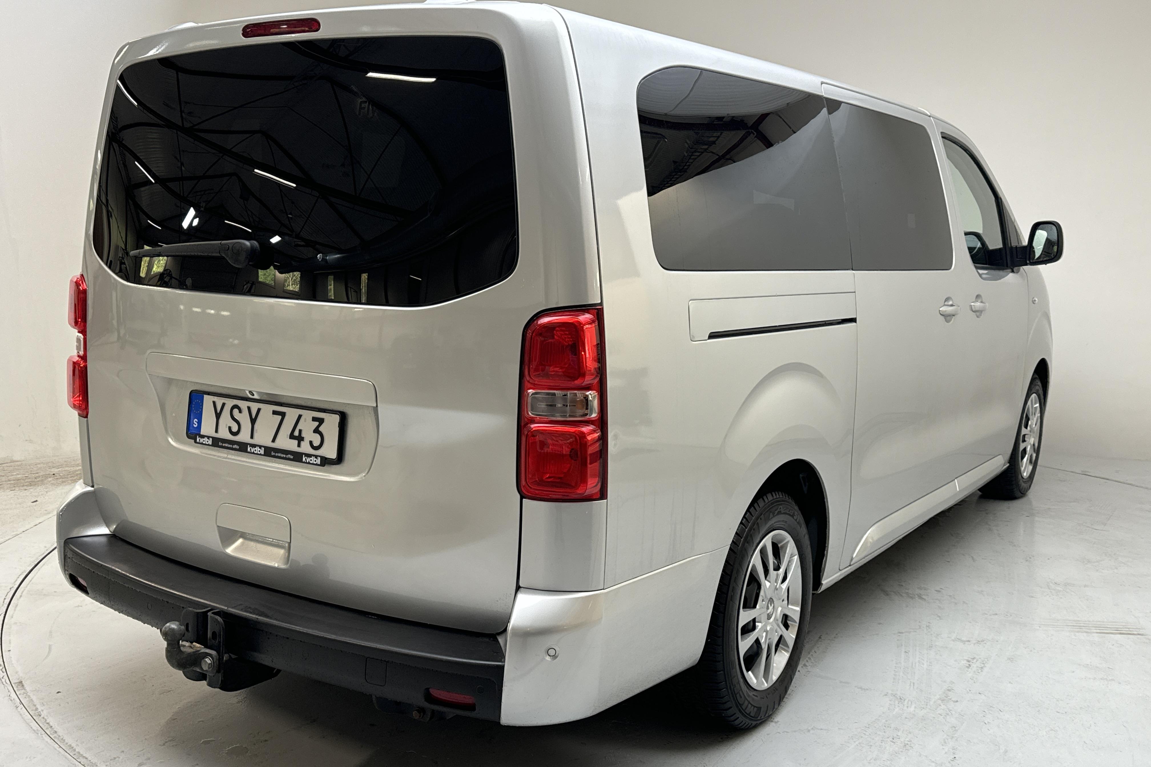 Peugeot Traveller BlueHDi (115hk) - 86 380 km - Manuaalinen - valkoinen - 2018