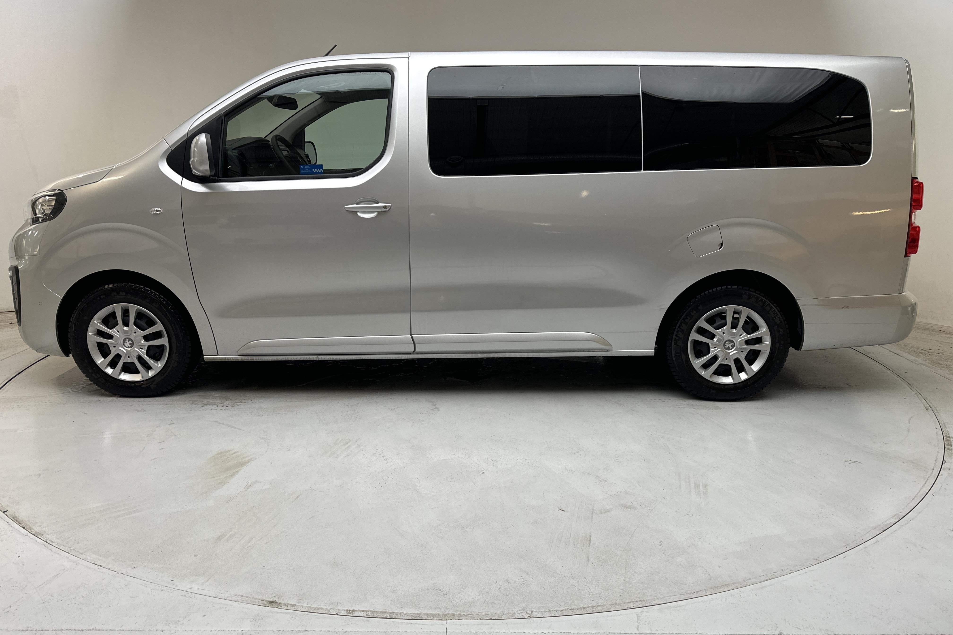 Peugeot Traveller BlueHDi (115hk) - 86 380 km - Manuaalinen - valkoinen - 2018