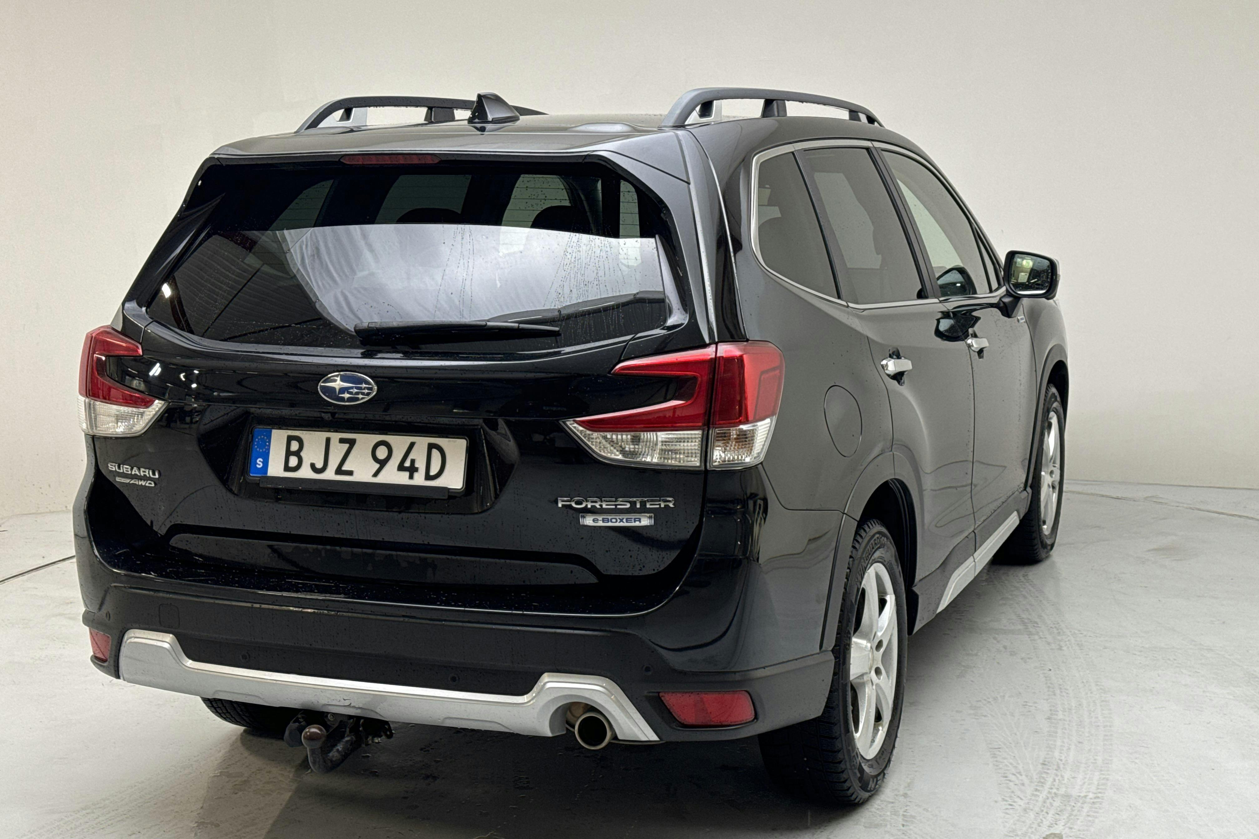 Subaru Forester e-Boxer 2.0i AWD (150hk) - 72 260 km - Automatic - black - 2020