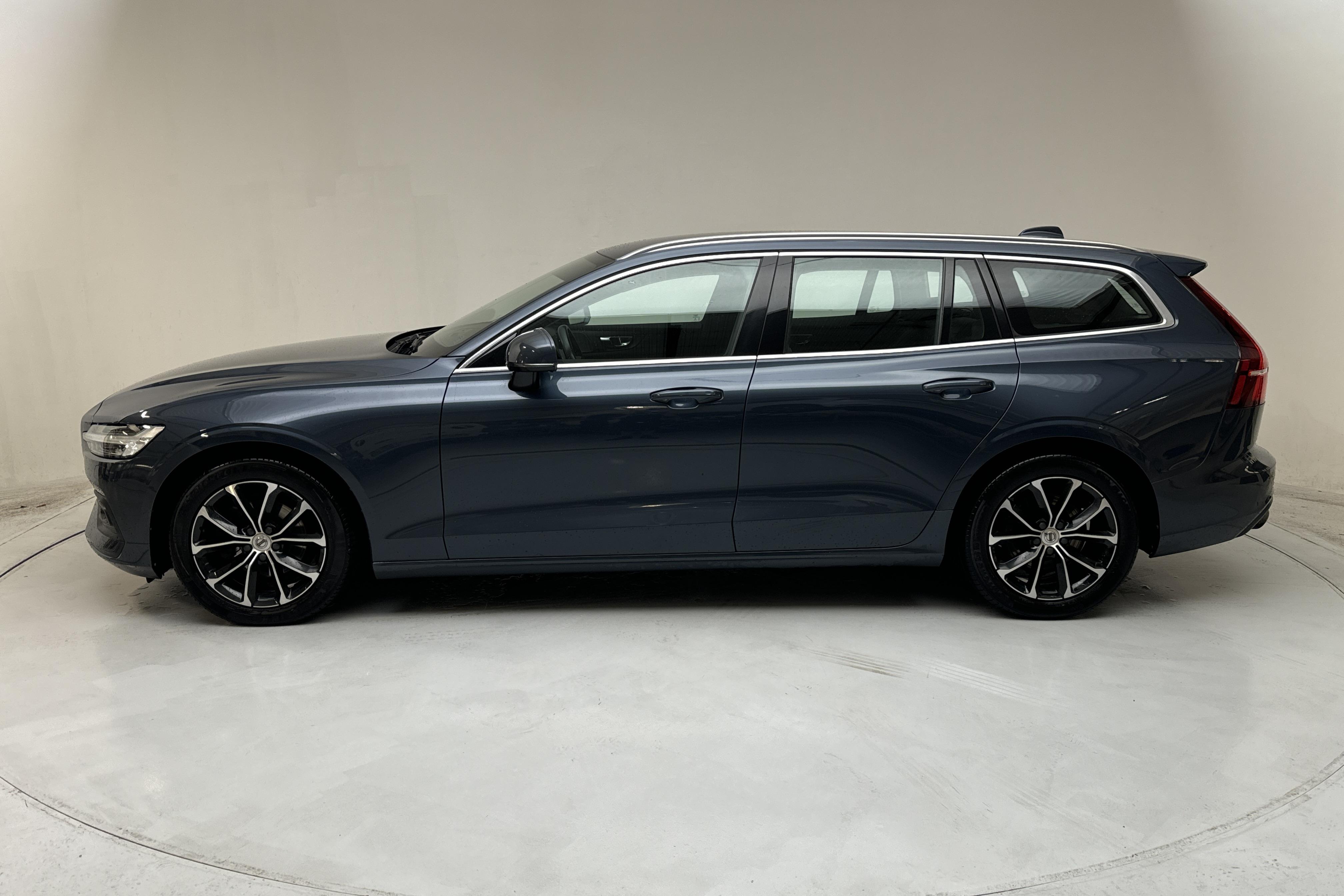 Volvo V60 D4 (190hk) - 107 060 km - Automatic - Dark Blue - 2021