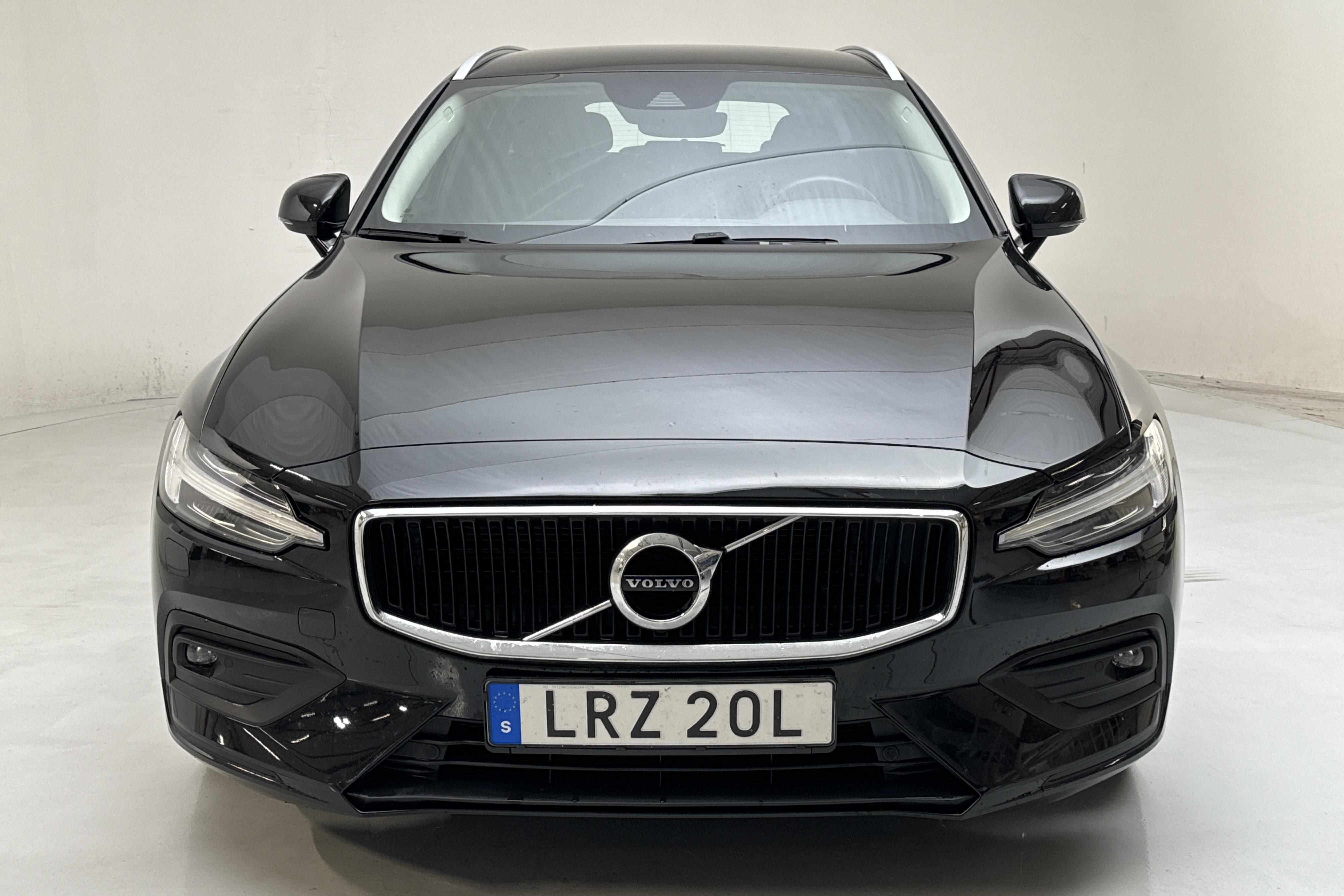 Volvo V60 B4 Mildhybrid, Diesel (197hk) - 57 680 km - Automatic - black - 2021