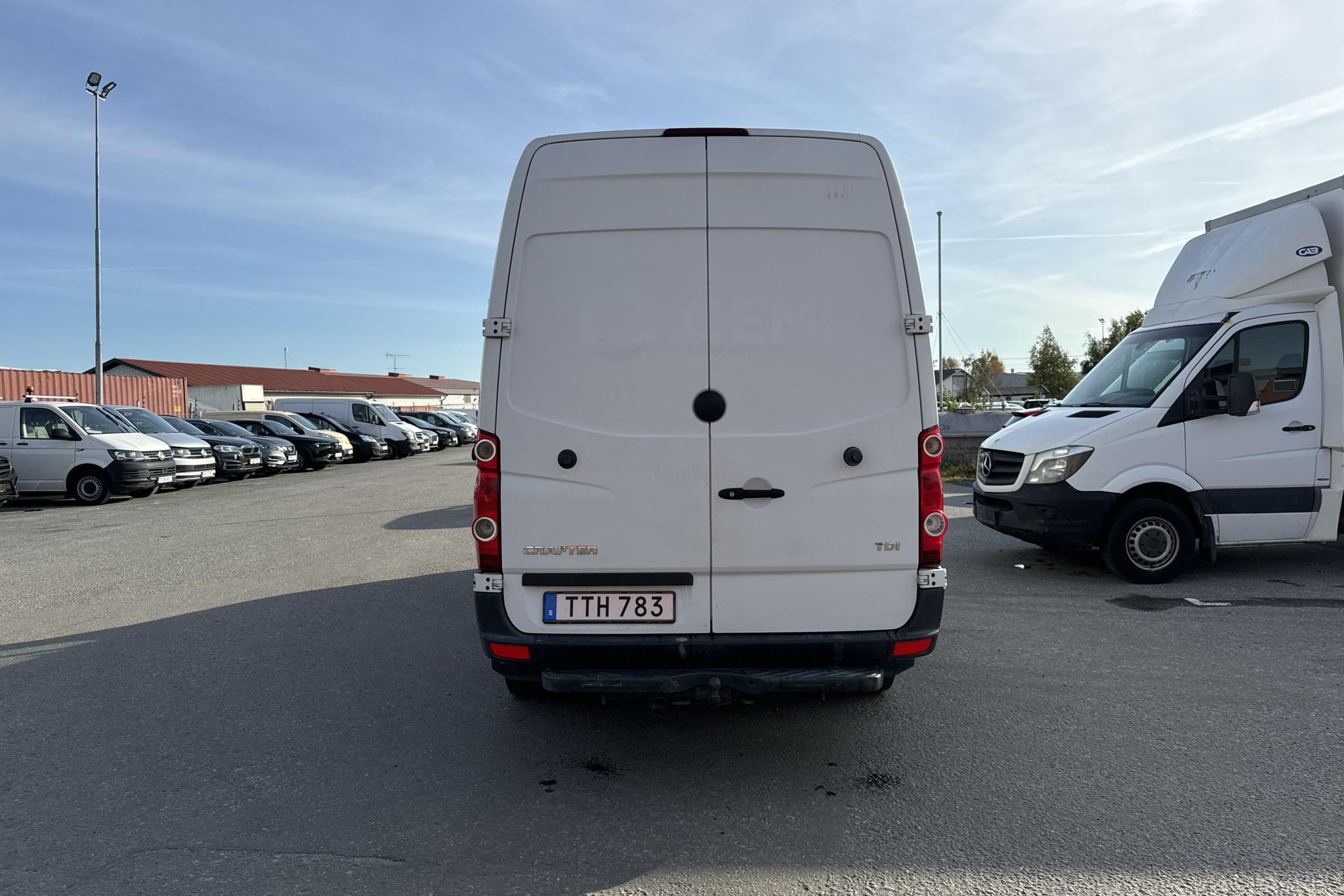 VW Crafter 35 2.0 TDI Skåp (109hk) - 105 650 km - Manuaalinen - valkoinen - 2015