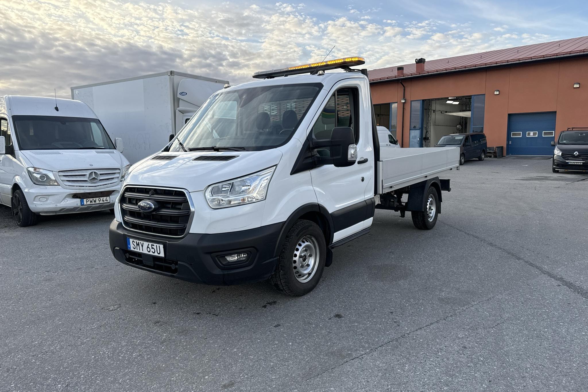 Ford Transit 350 2.0 2WD Pickup/Chassi (170hk) - 20 520 km - Automatic - white - 2022