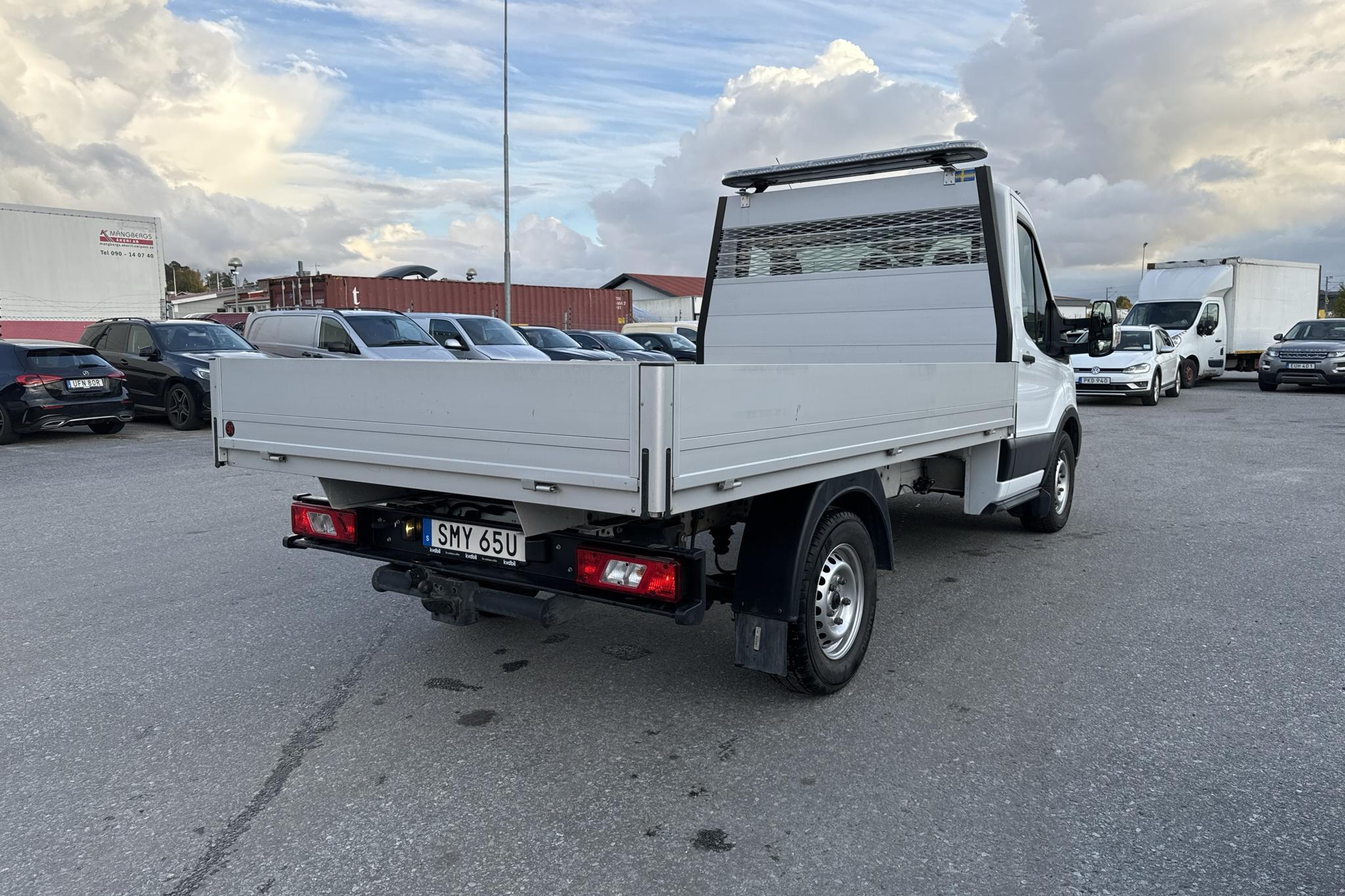 Ford Transit 350 2.0 2WD Pickup/Chassi (170hk) - 20 520 km - Automatyczna - biały - 2022