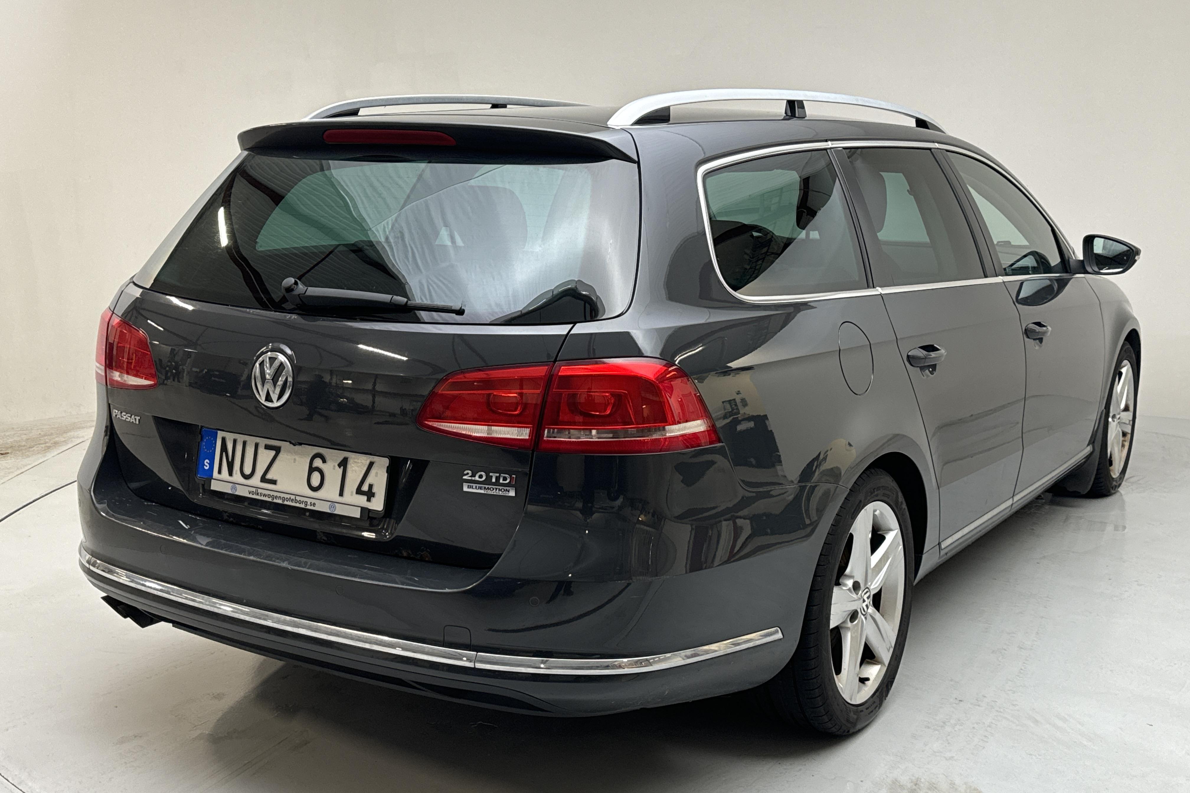 VW Passat 2.0 TDI BlueMotion Technology Variant (170hk) - 263 210 km - Automatic - Dark Grey - 2013