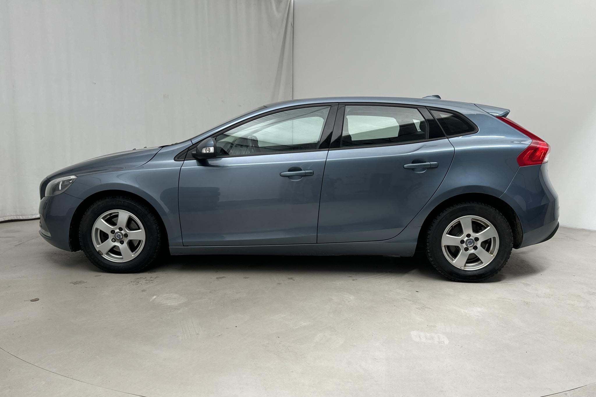 Volvo V40 D2 (115hk) - 173 290 km - Manual - blue - 2013