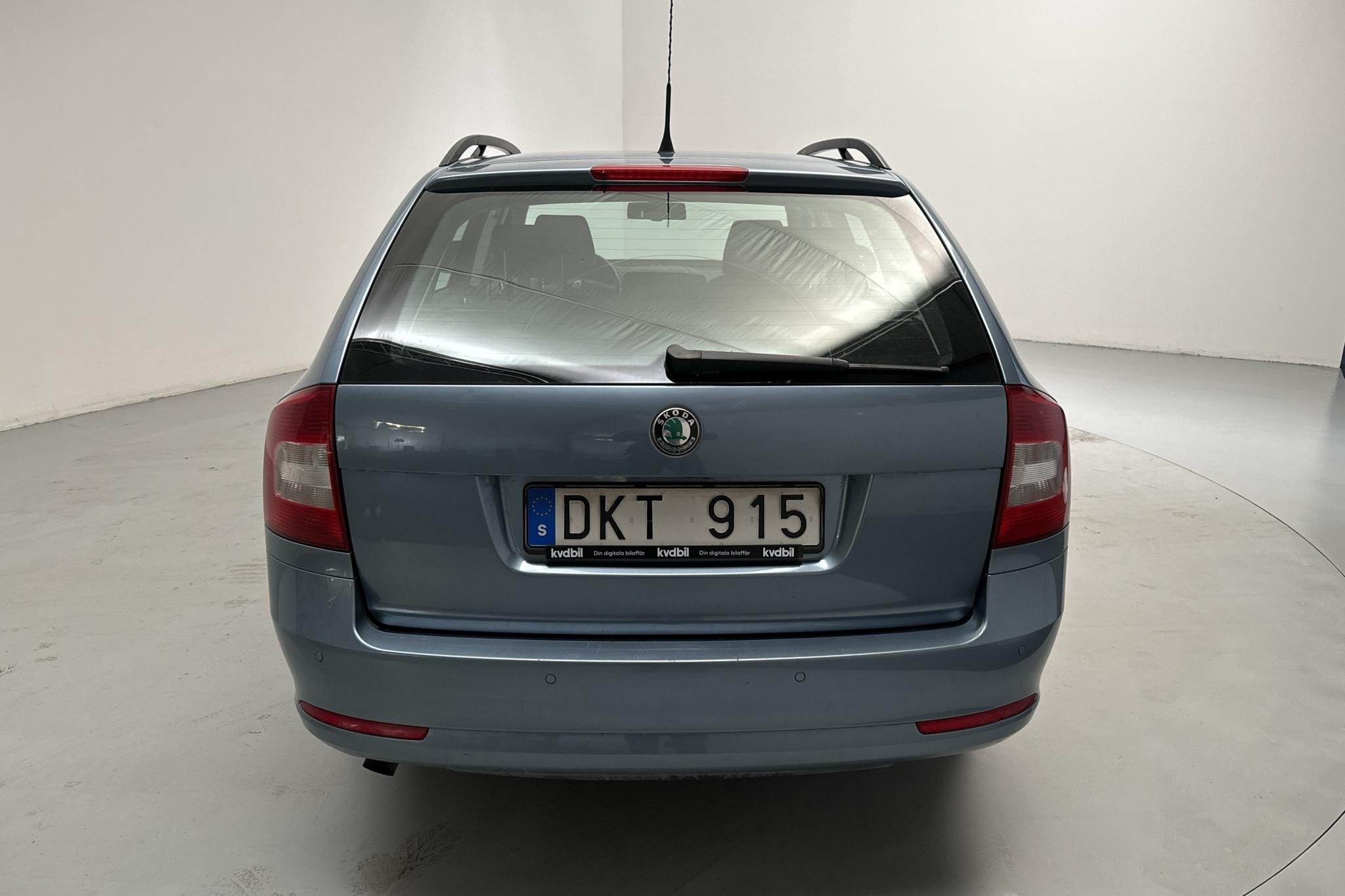 Skoda Octavia II 1.6 TDI GreenLine Kombi (105hk) - 120 370 km - Manuaalinen - 2011