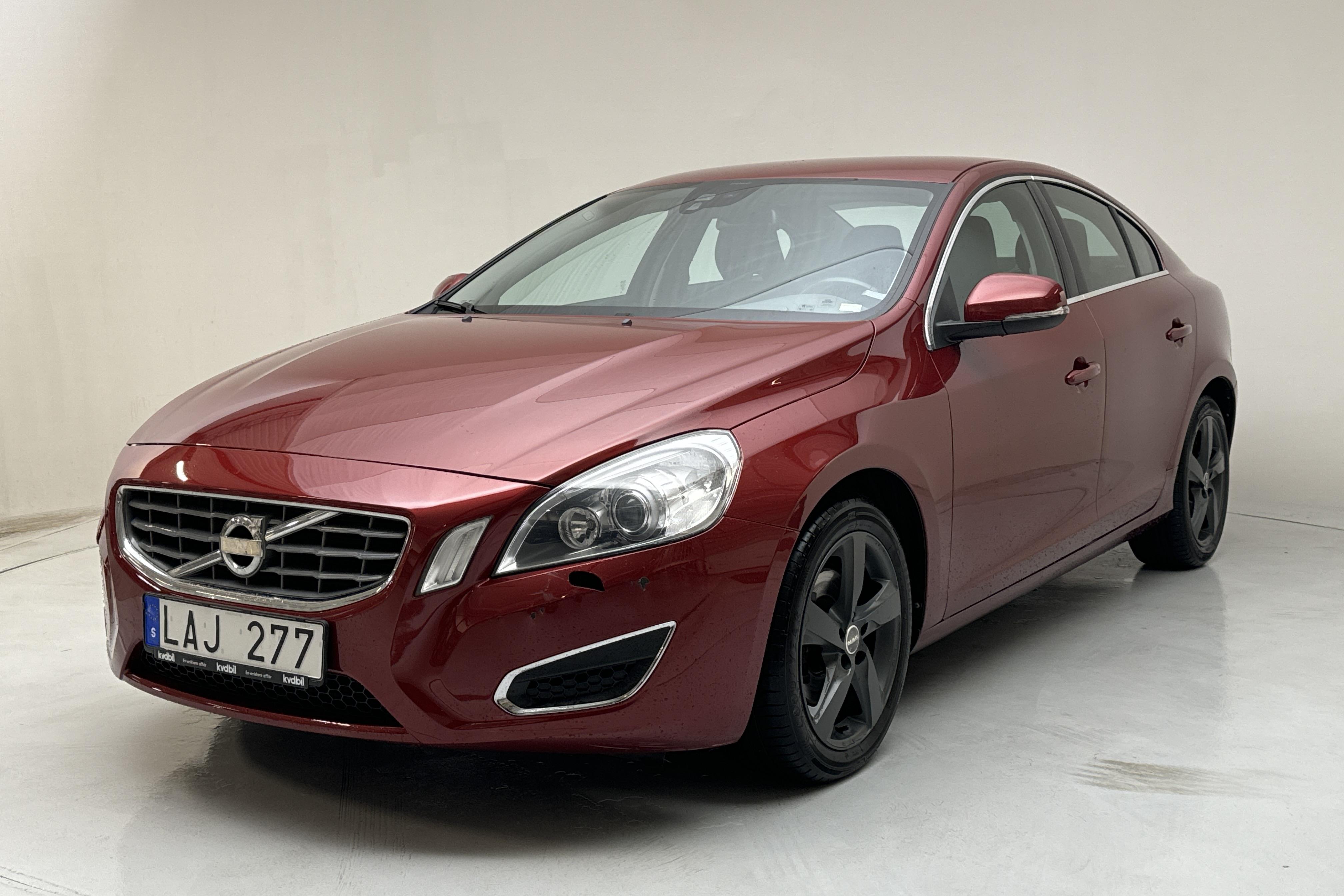 Volvo S60 D3 (163hk) - 13 174 mil - Automat - röd - 2011