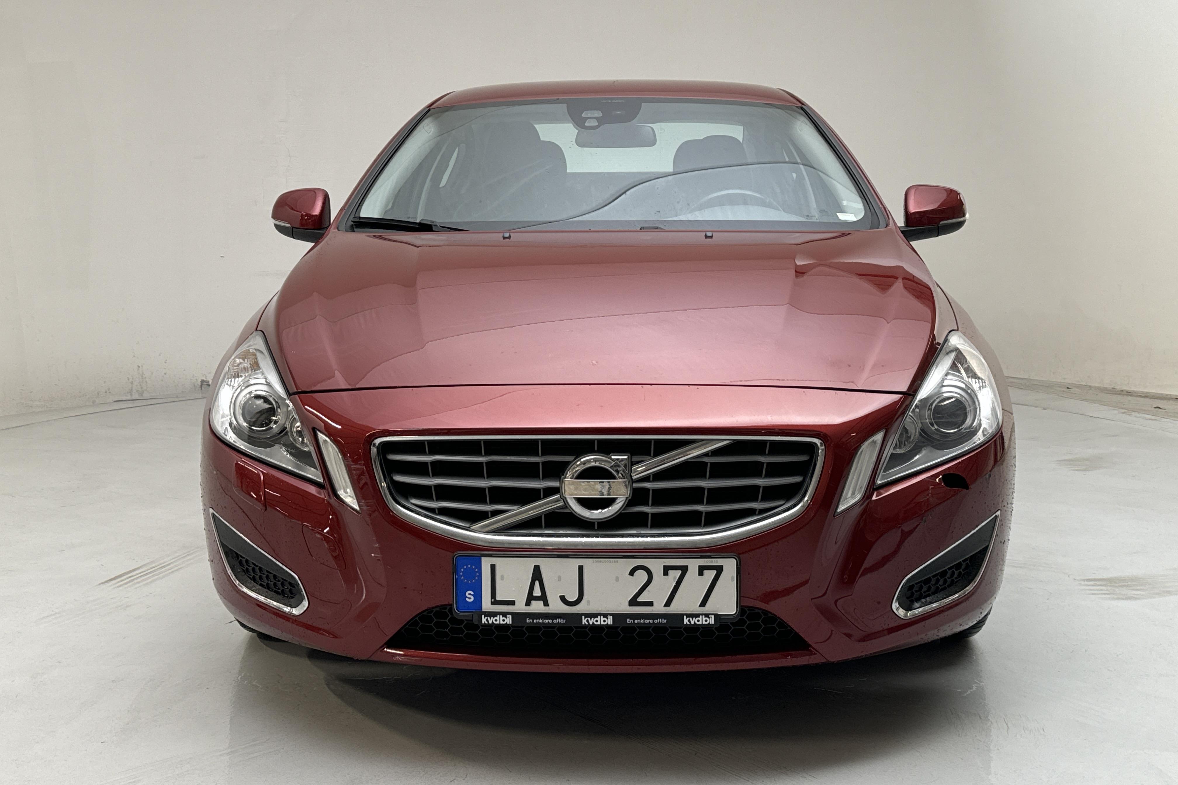 Volvo S60 D3 (163hk) - 13 174 mil - Automat - röd - 2011