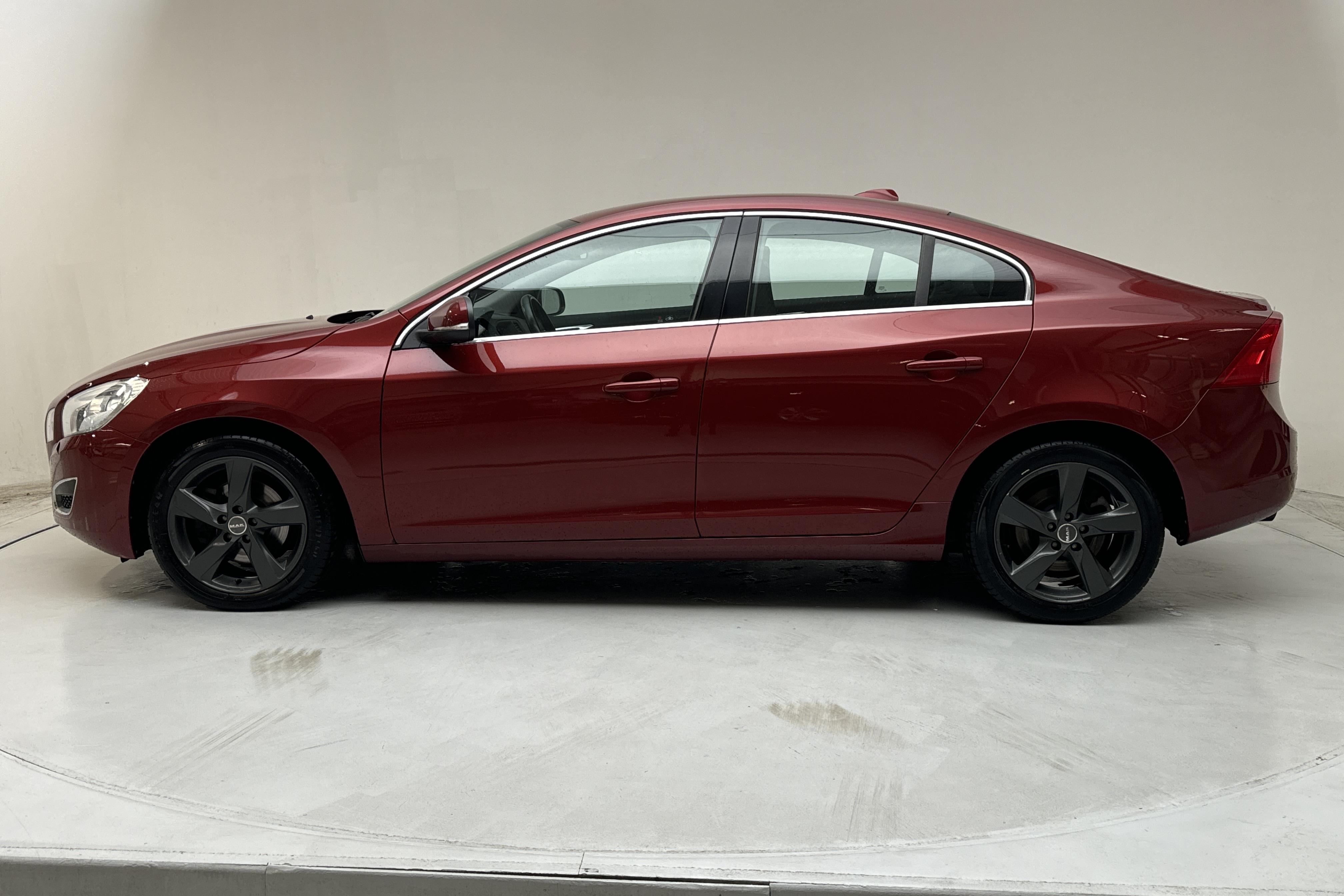 Volvo S60 D3 (163hk) - 13 174 mil - Automat - röd - 2011