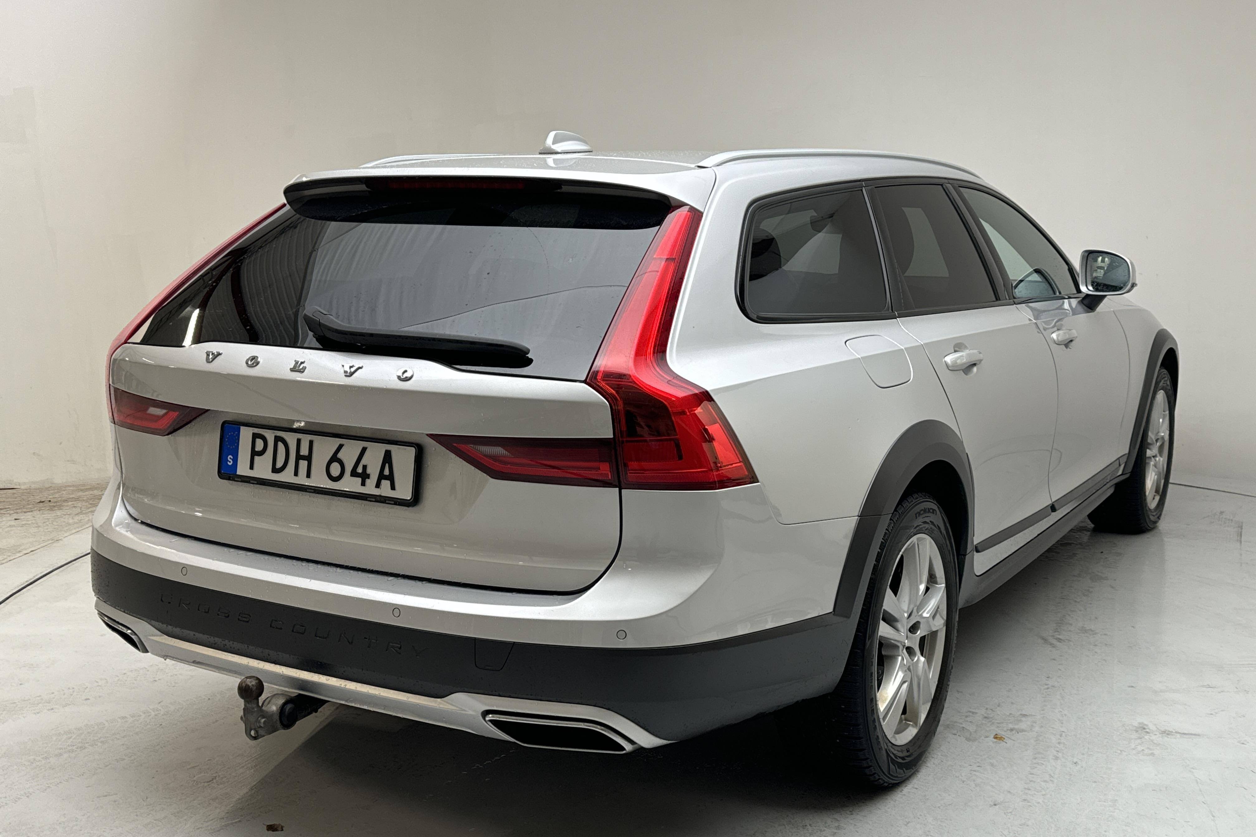 Volvo V90 D4 Cross Country AWD (190hk) - 169 240 km - Automaatne - hõbe - 2020