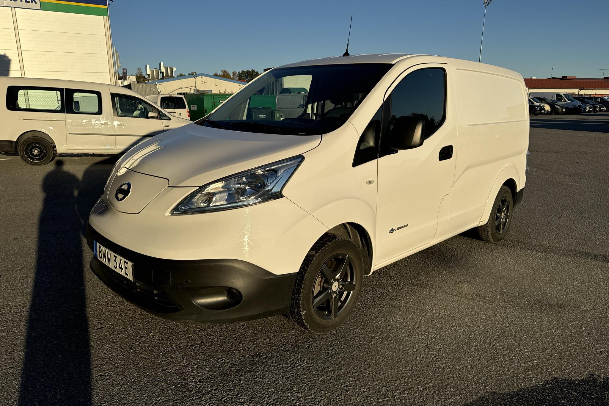 Nissan e-NV200 40,0 kWh (109hk) - 57 120 km - Automaattinen - valkoinen - 2019