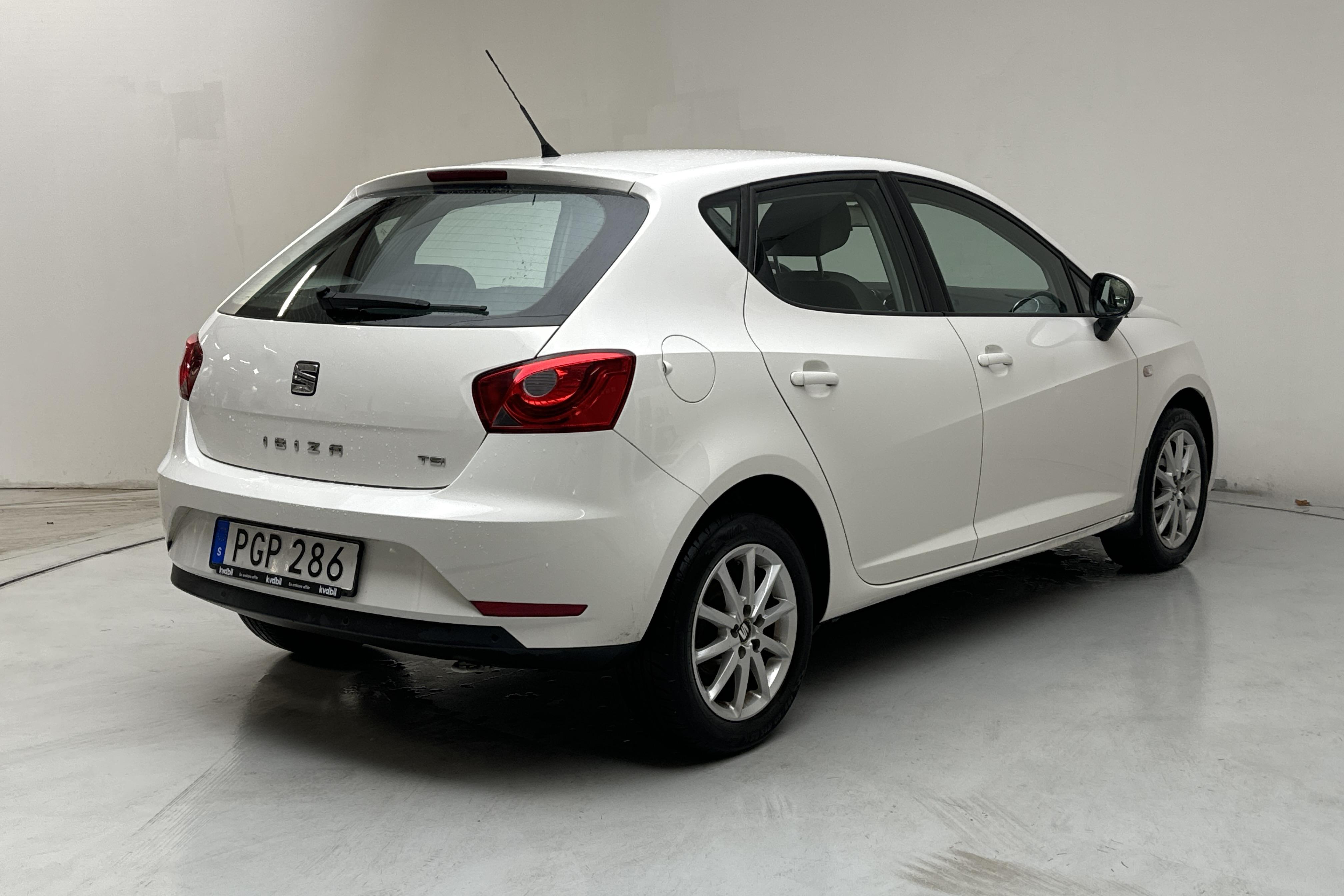 Seat Ibiza 1.2 TSI 5dr (90hk) - 96 950 km - Manualna - biały - 2017