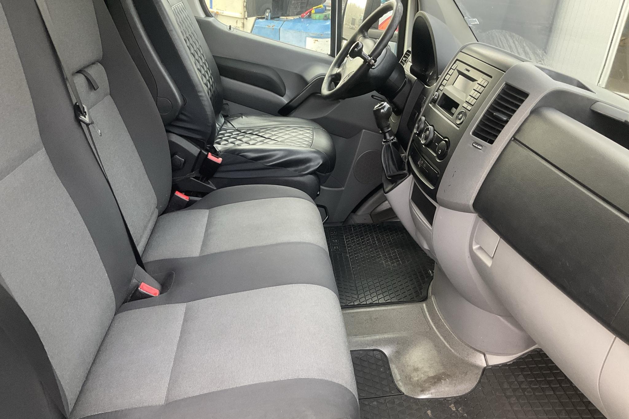 VW Crafter 35 2.0 TDI Flak (163hk) - 253 730 km - Manualna - biały - 2016