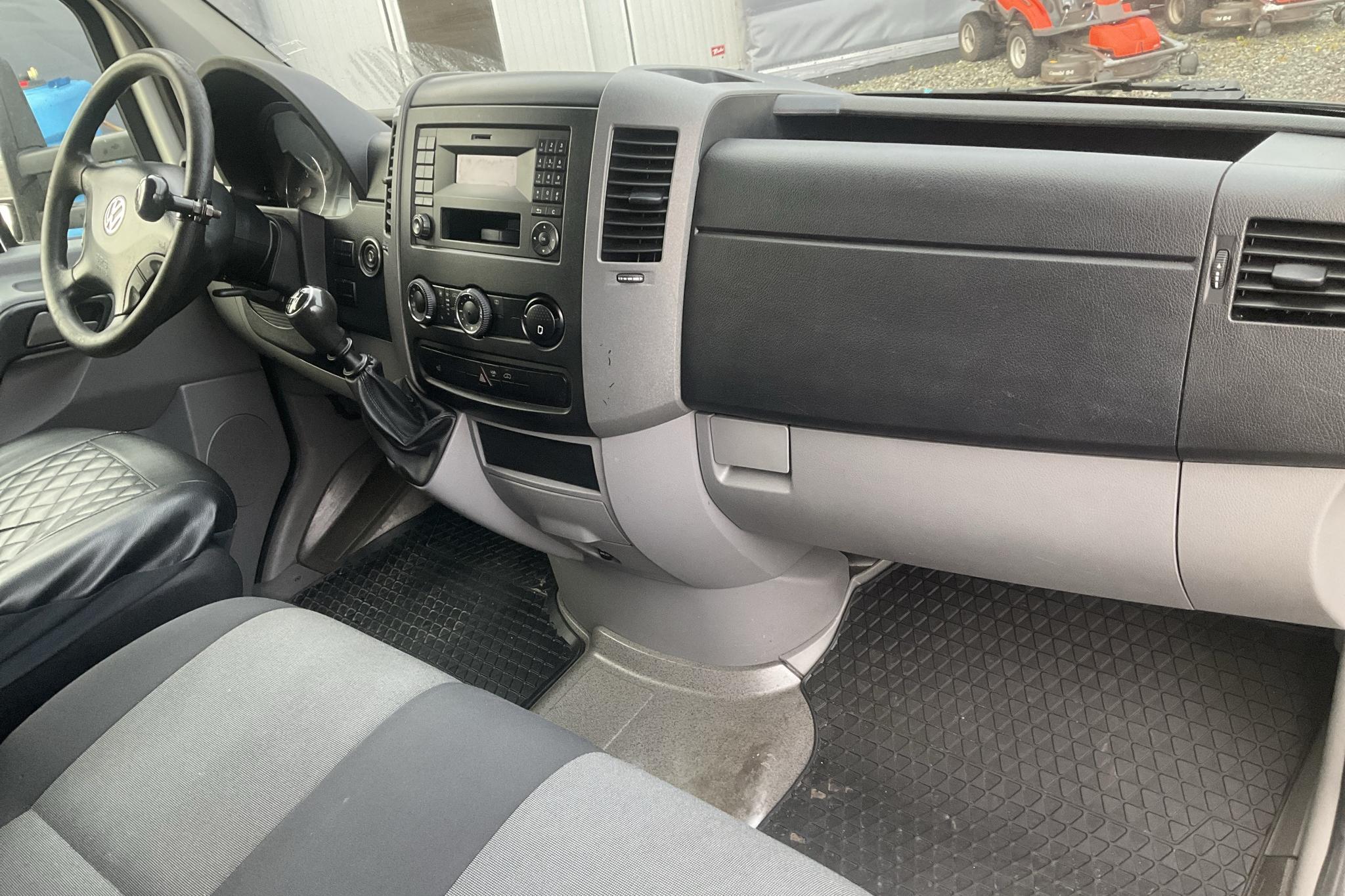 VW Crafter 35 2.0 TDI Flak (163hk) - 253 730 km - Manualna - biały - 2016