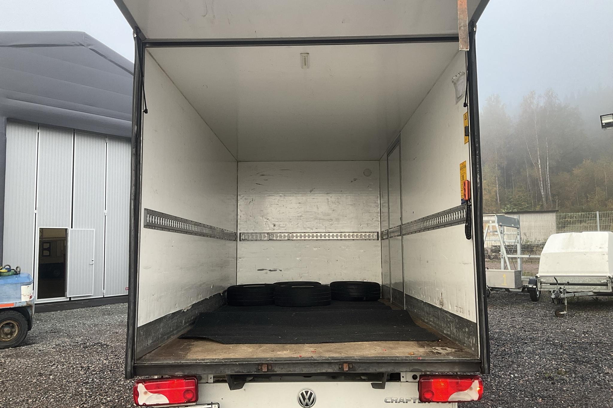 VW Crafter 35 2.0 TDI Flak (163hk) - 253 730 km - Manualna - biały - 2016