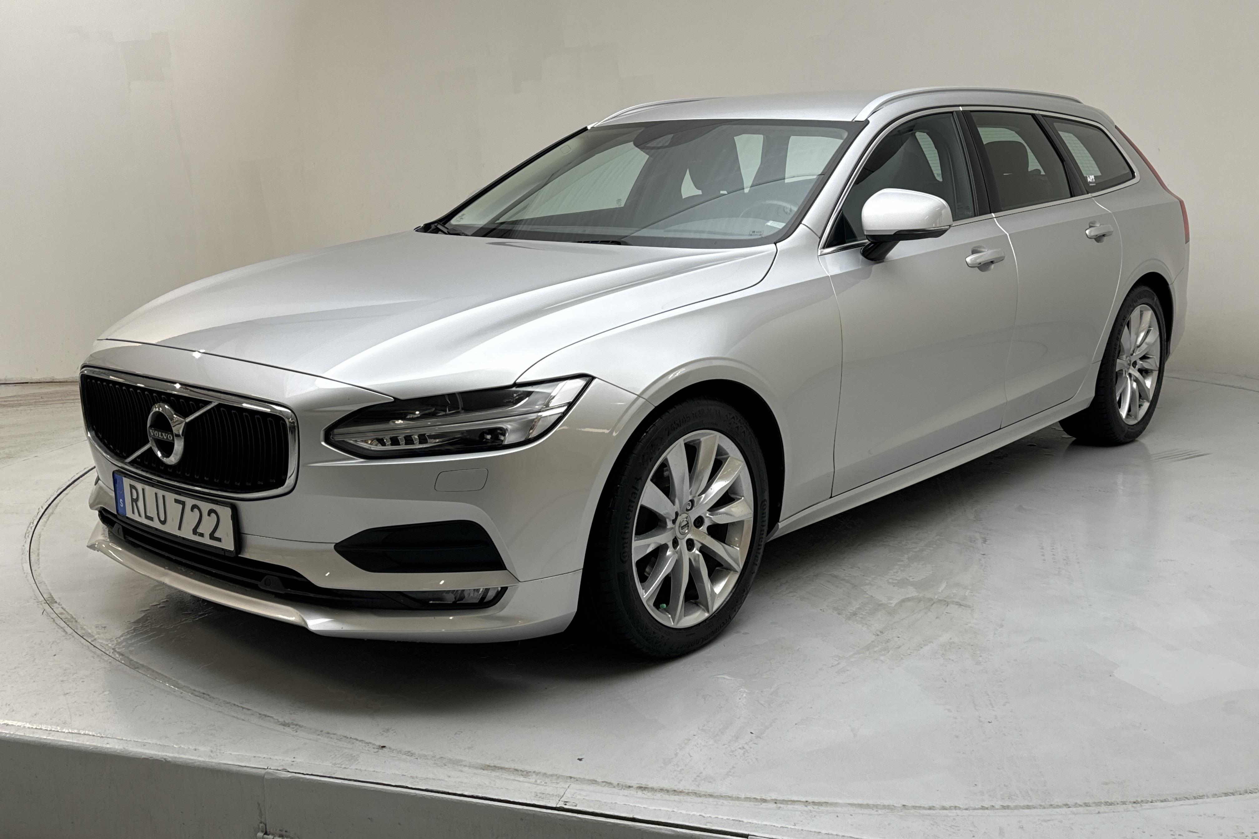 Volvo V90 D4 AWD (190hk) - 8 148 mil - Automat - silver - 2019