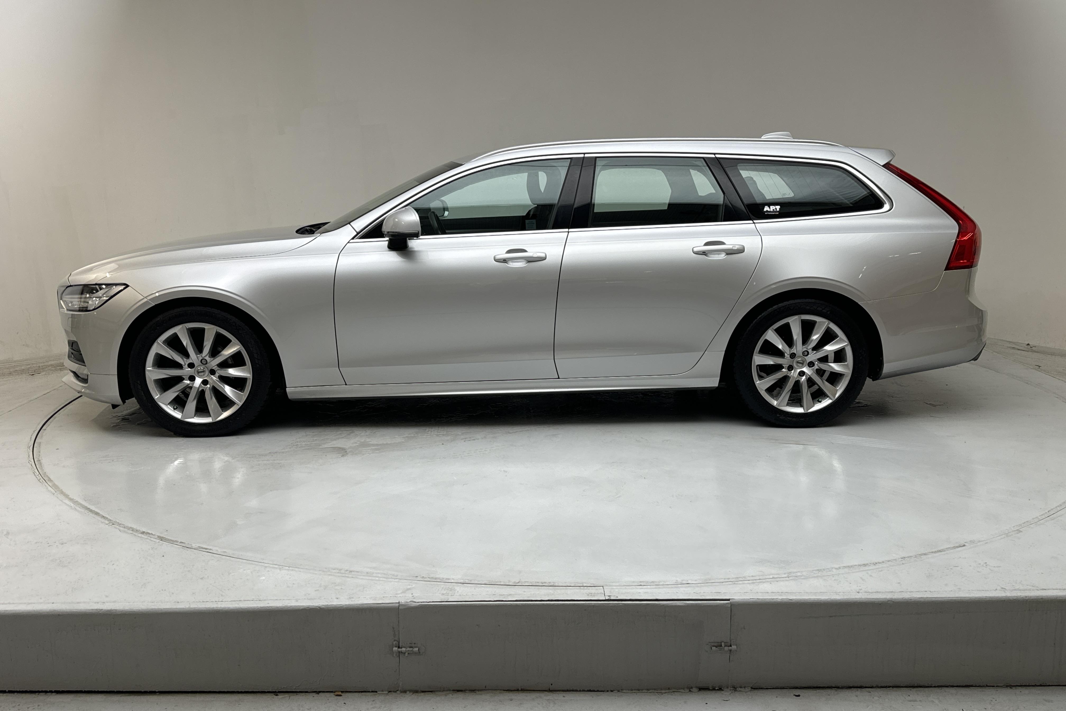 Volvo V90 D4 AWD (190hk) - 8 148 mil - Automat - silver - 2019