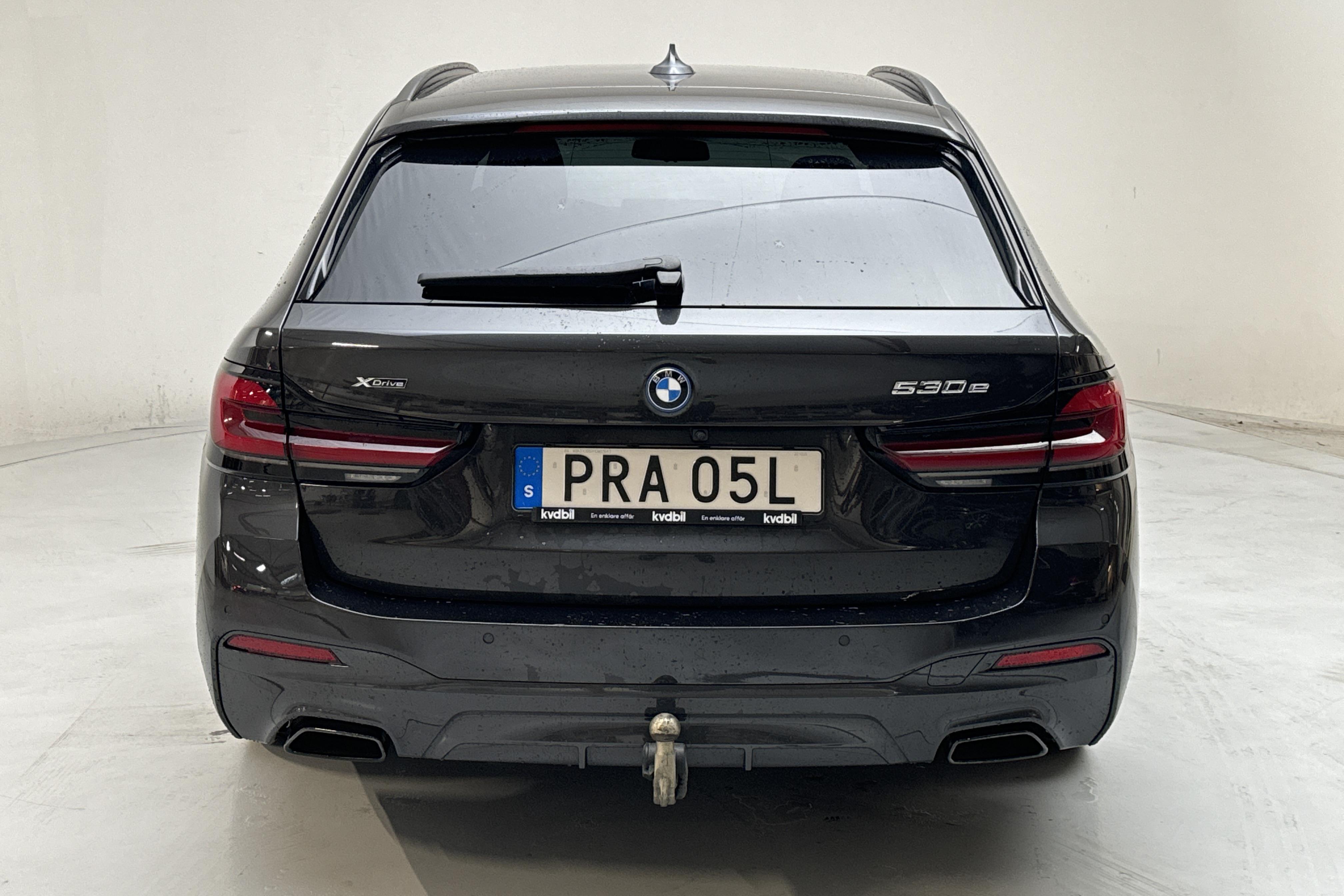 BMW 530e xDrive Touring, G31 12kWh LCI (292hk) - 28 950 km - Automaattinen - harmaa - 2023