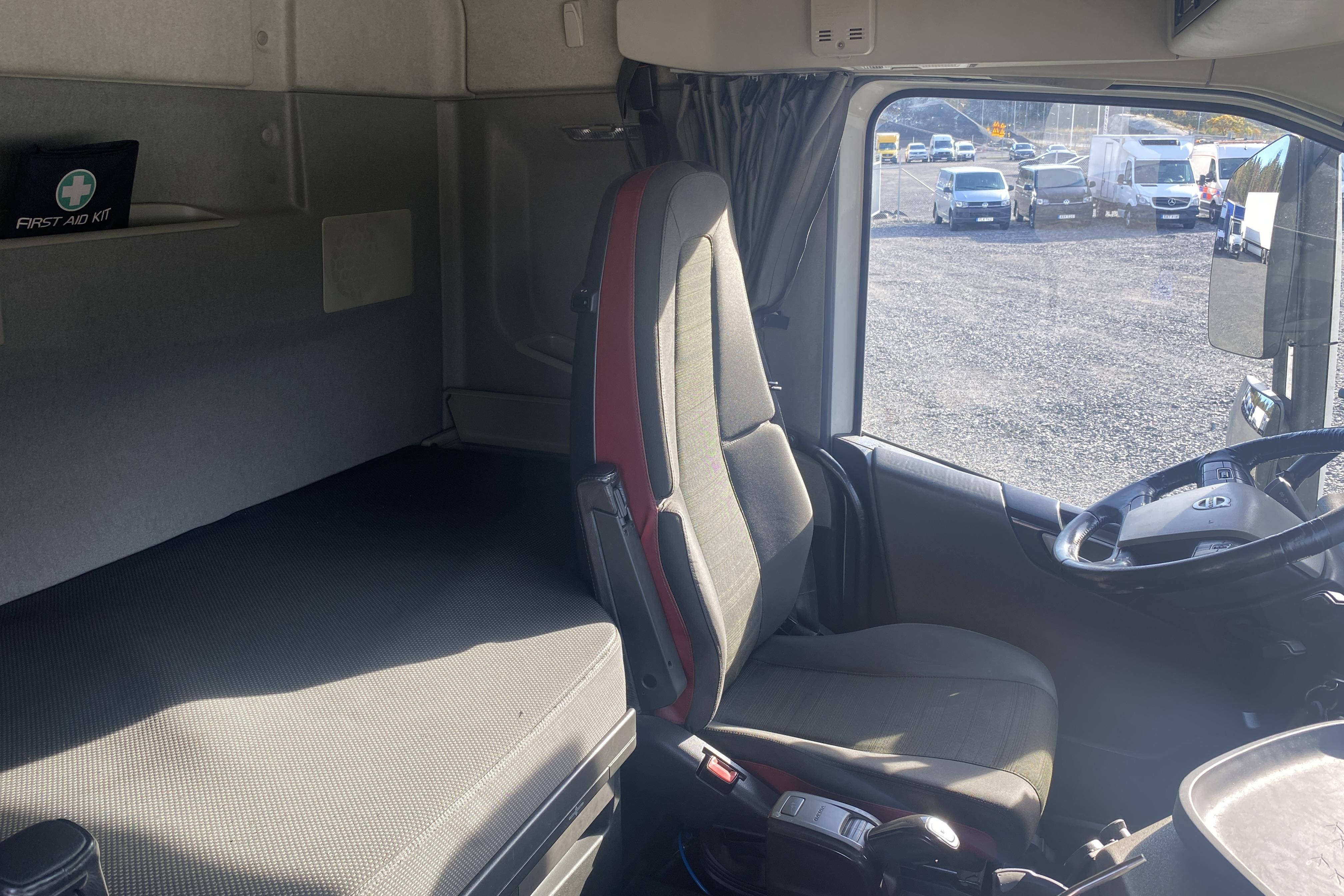 Volvo FH460 - 986 125 km - Automat - vit - 2015