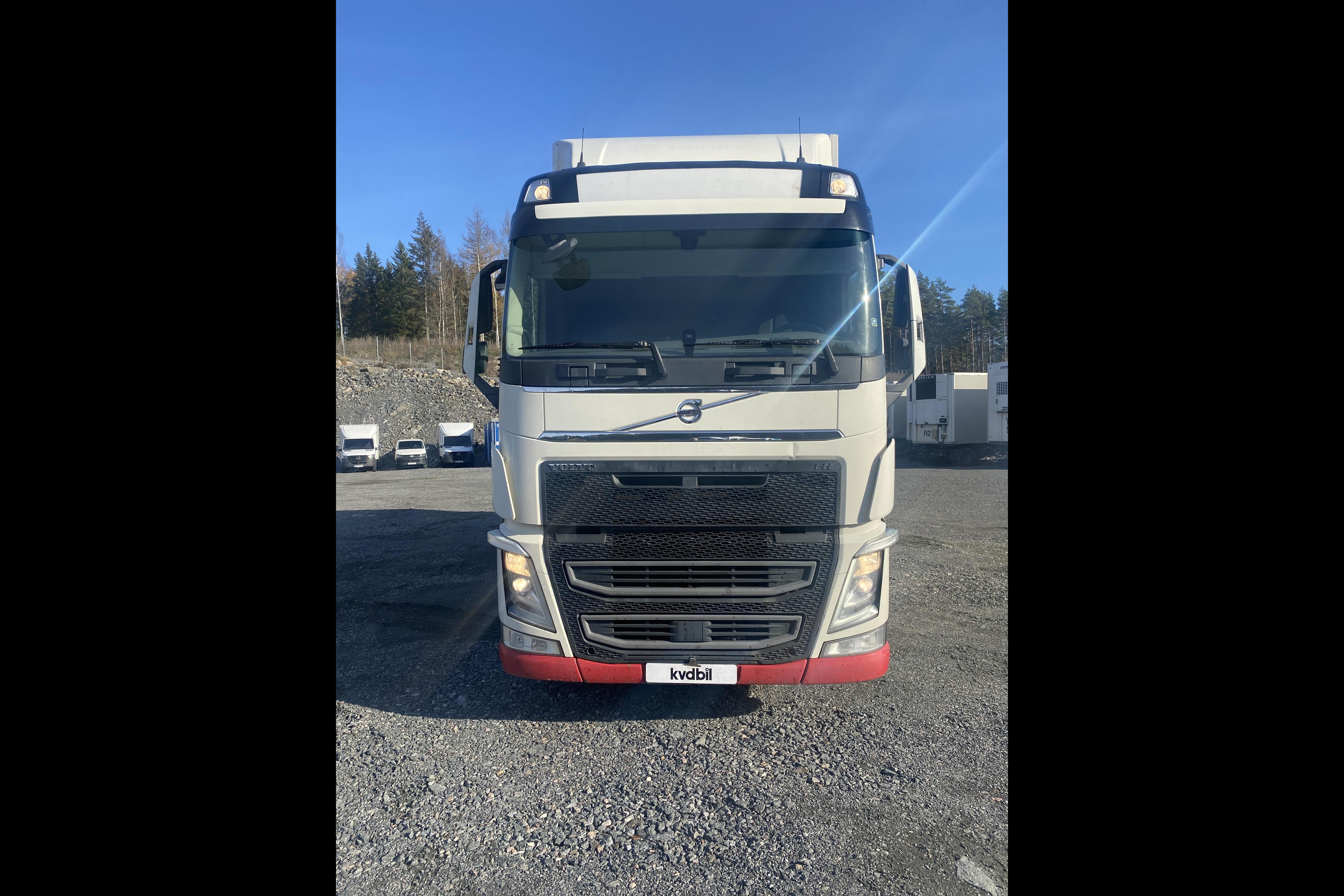 Volvo FH460 - 986 125 km - Automatyczna - biały - 2015