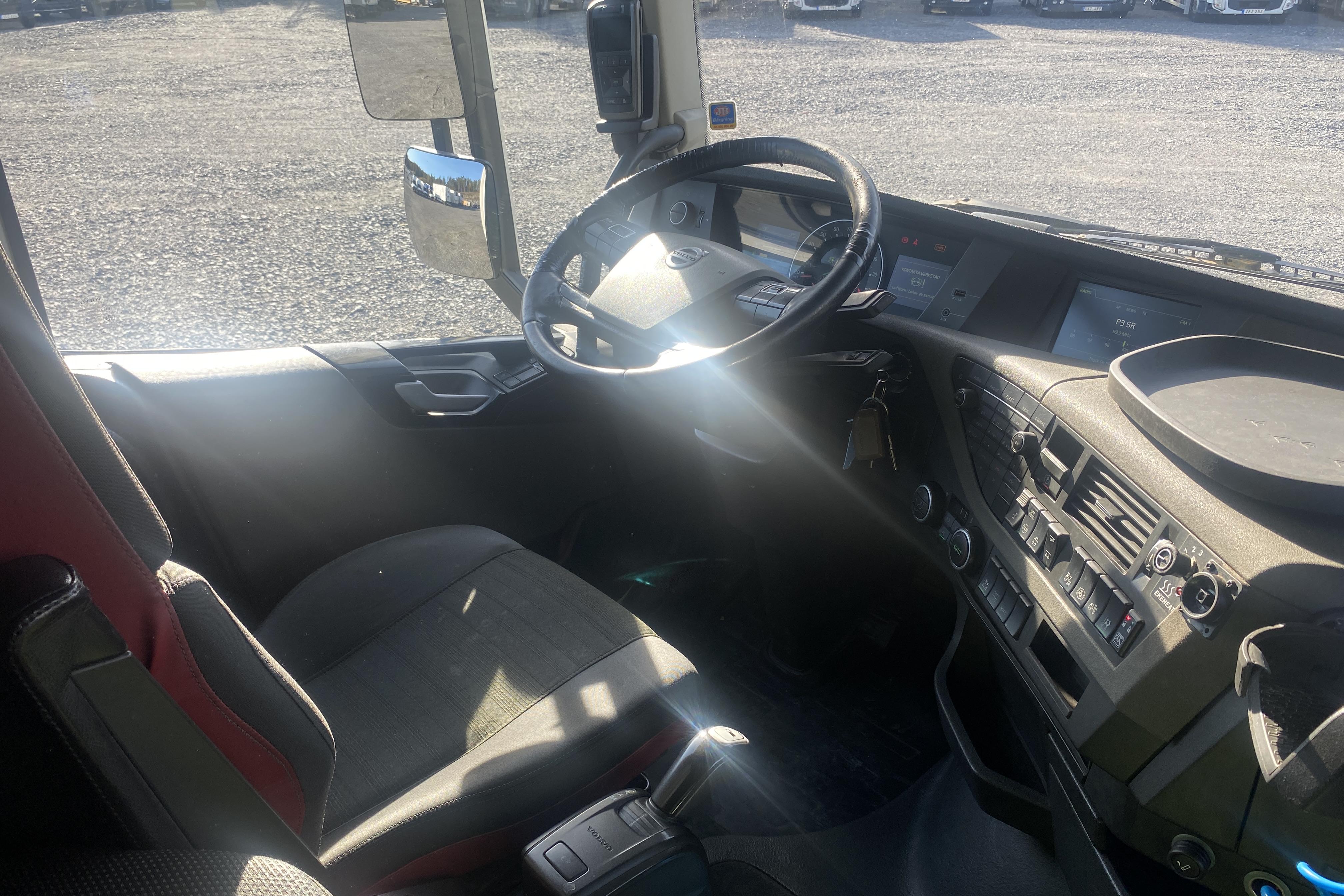 Volvo FH460 - 986 125 km - Automaatne - valge - 2015