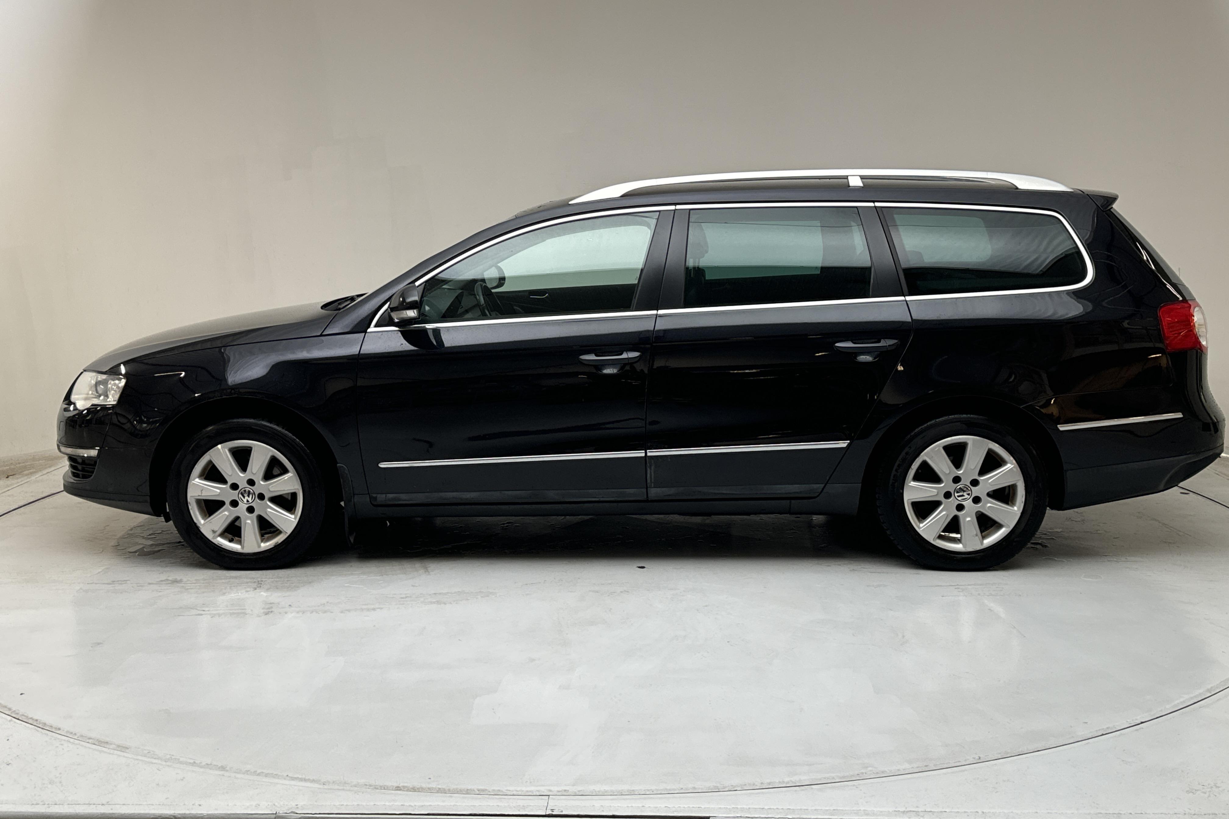 VW Passat 1.4 TSI EcoFuel Variant (150hk) - 222 050 km - Manuaalinen - musta - 2010