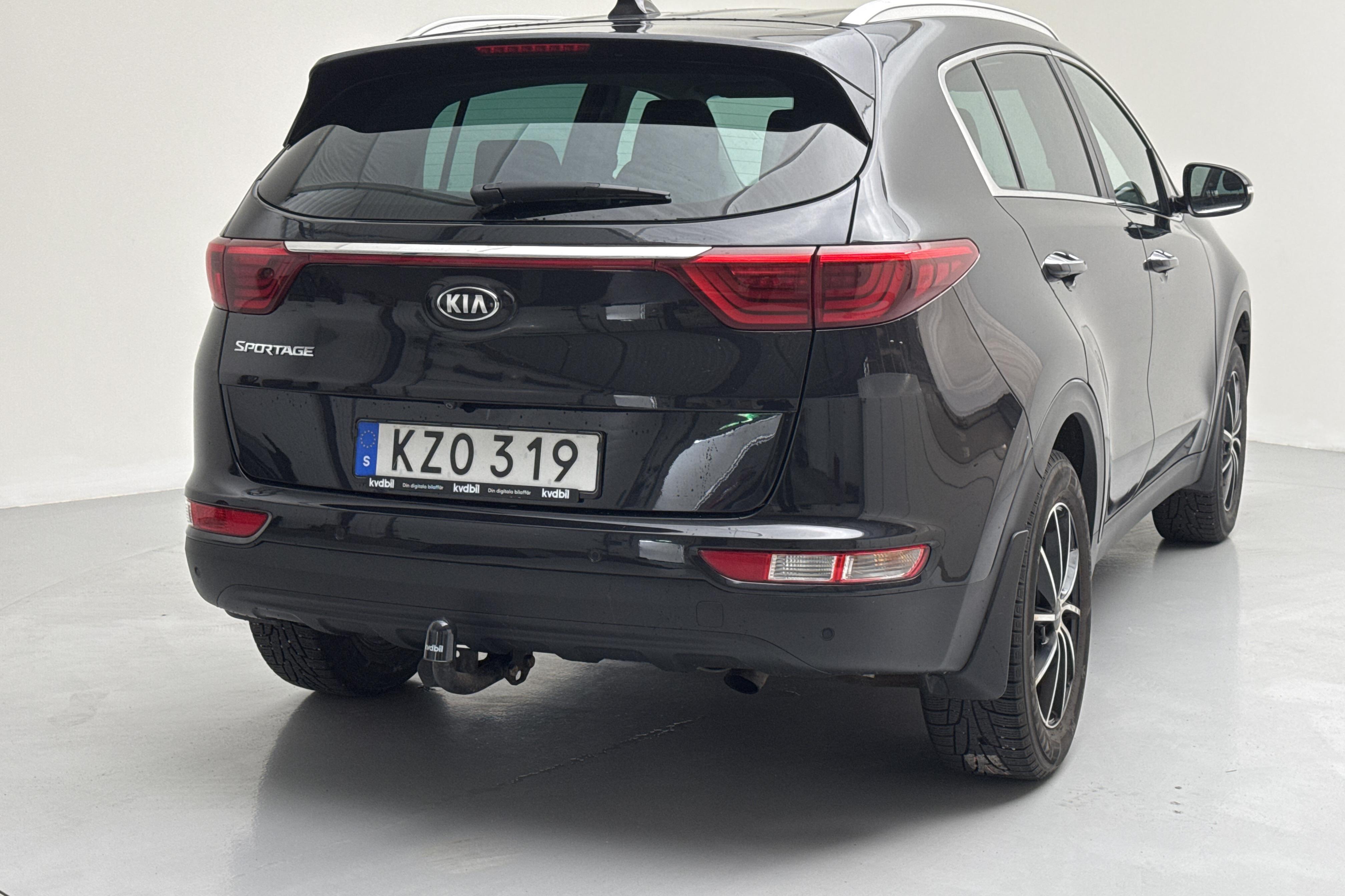 KIA Sportage 1.6 2WD (136hk) - 102 030 km - Manualna - czarny - 2016