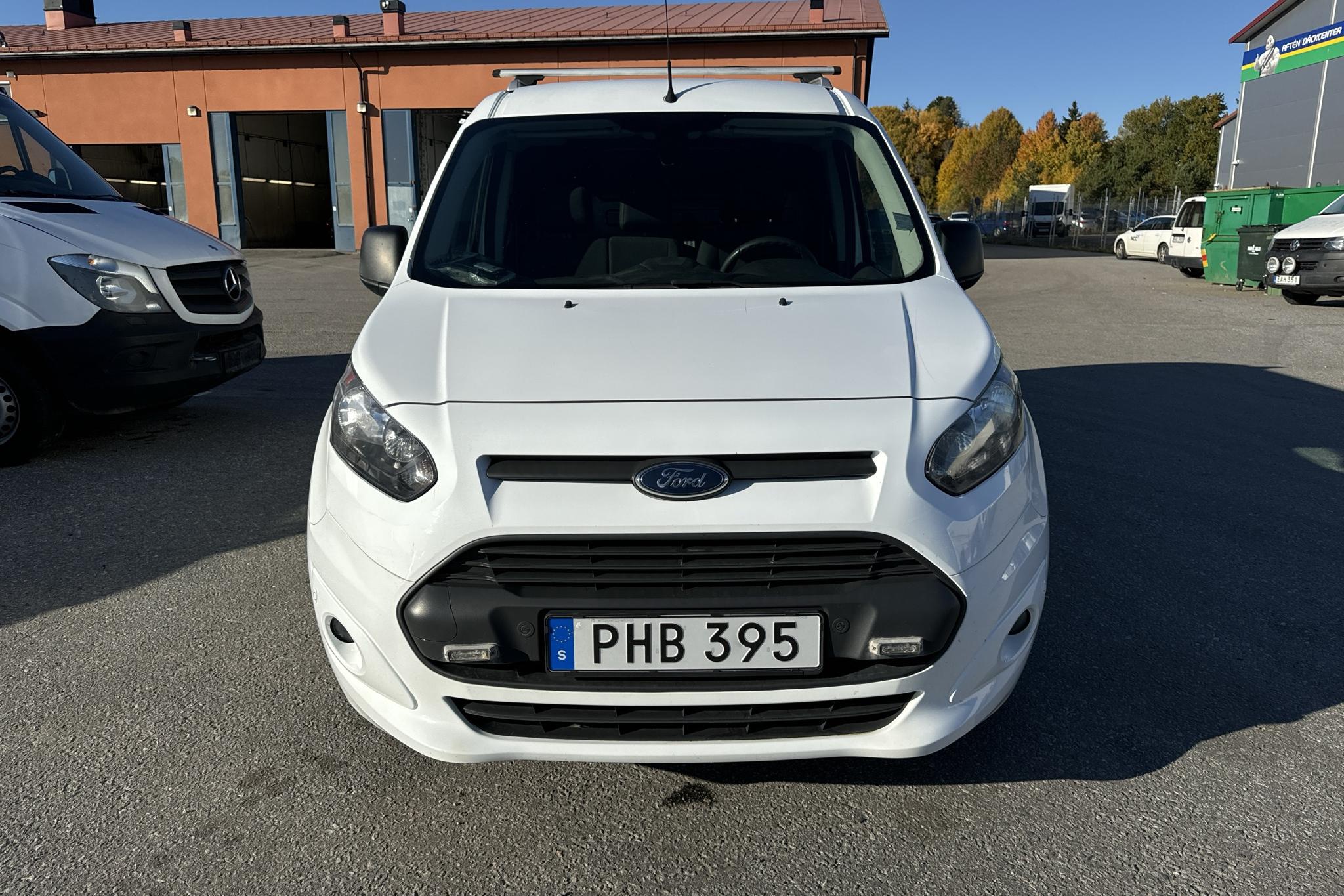 Ford Transit Connect 1.5 TDCi (120hk) - 5 302 mil - Automat - vit - 2017