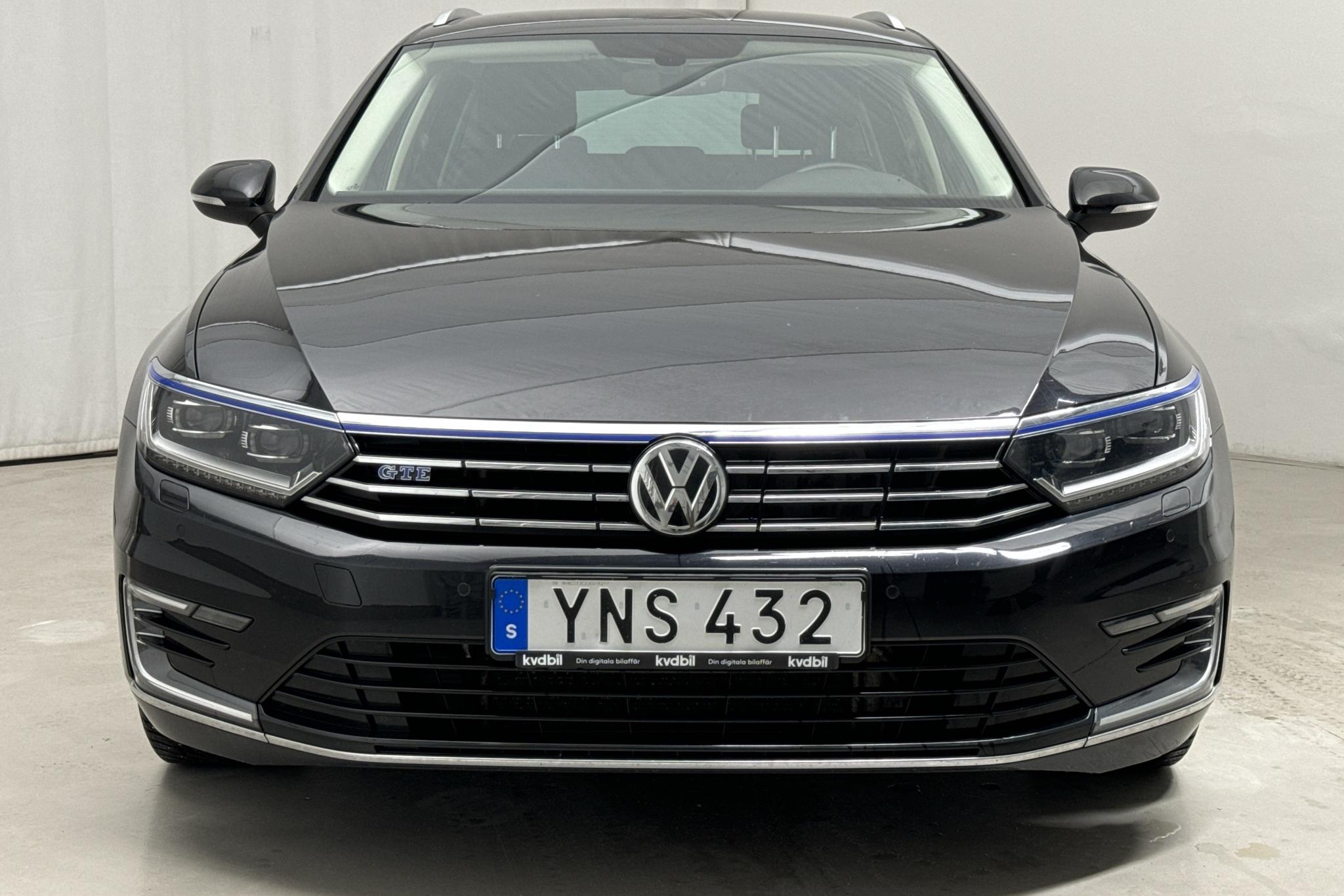 VW Passat 1.4 Plug-in-Hybrid Sportscombi (218hk) - 85 460 km - Automatyczna - czarny - 2018