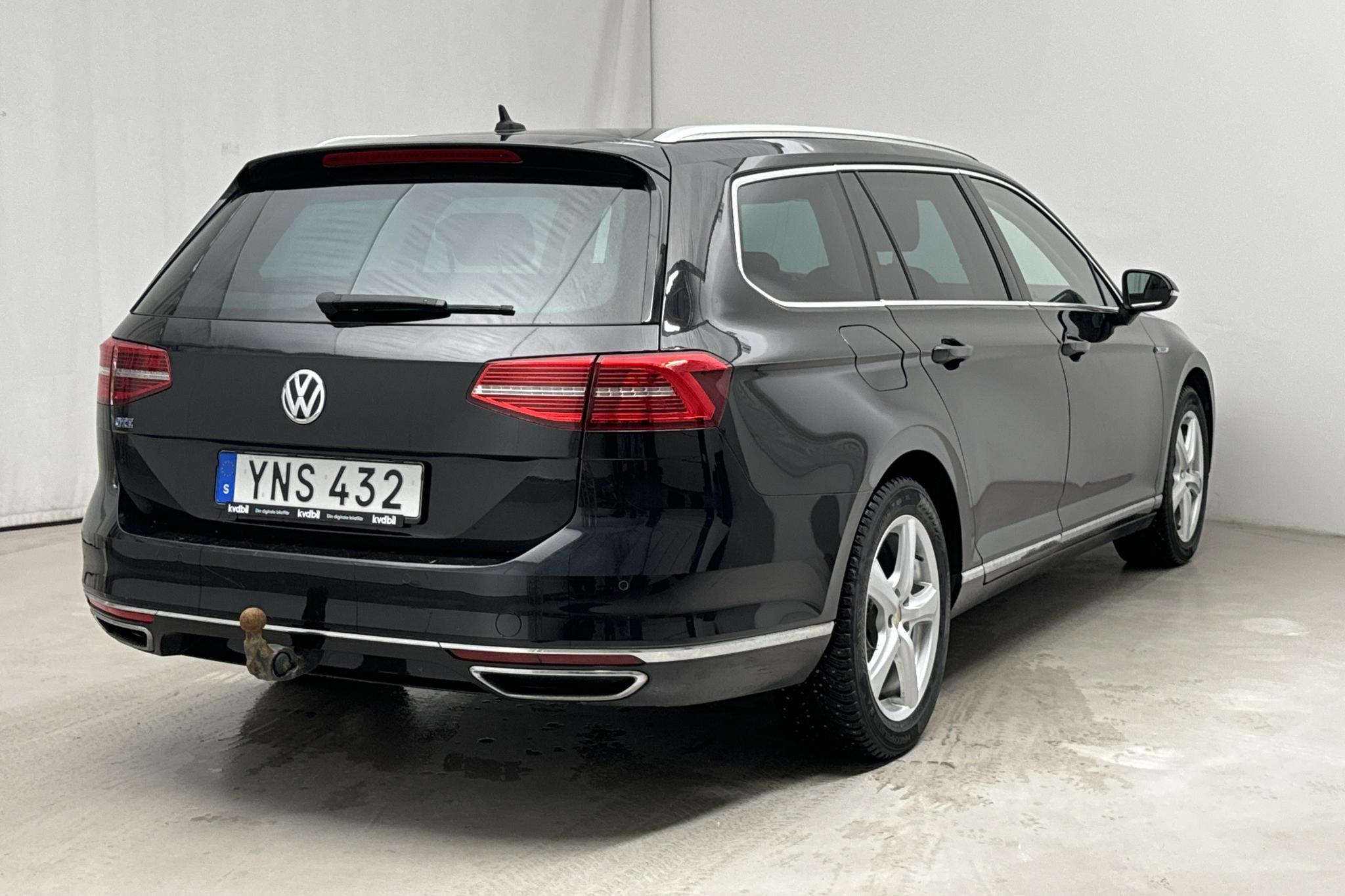 VW Passat 1.4 Plug-in-Hybrid Sportscombi (218hk) - 8 546 mil - Automat - svart - 2018