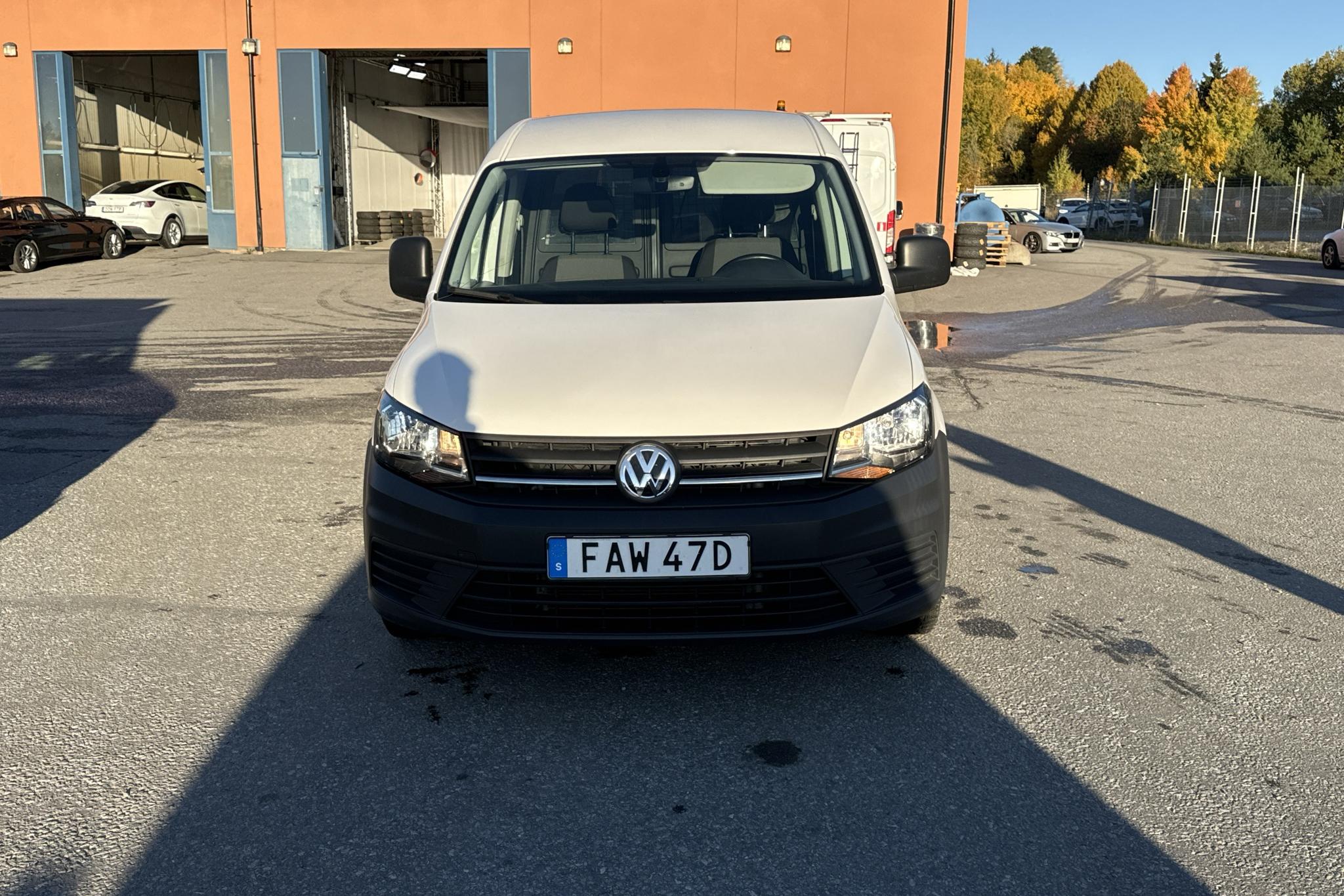 VW Caddy 2.0 TDI Maxi Skåp (102hk) - 32 410 km - Automatyczna - biały - 2019