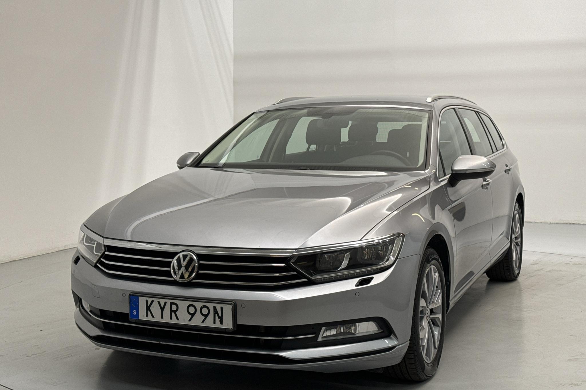 VW Passat 1.5 TSI Sportscombi (150hk) - 95 600 km - Automatyczna - srebro - 2019