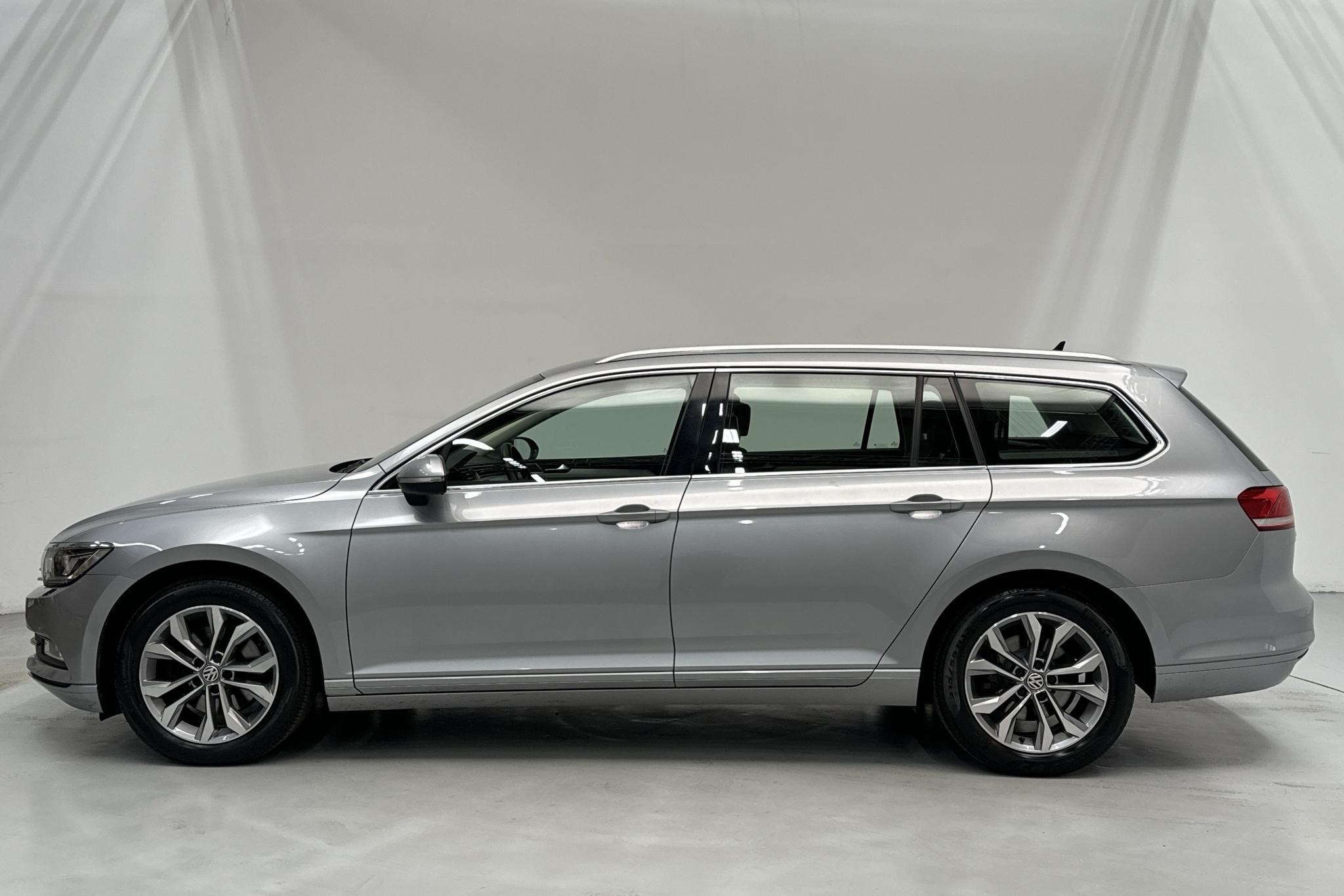 VW Passat 1.5 TSI Sportscombi (150hk) - 9 560 mil - Automat - silver - 2019