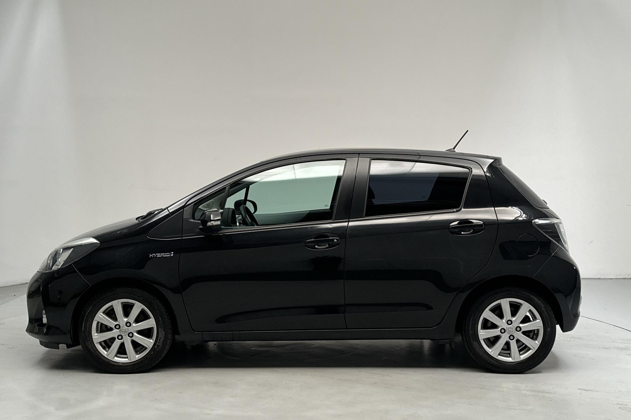 Toyota Yaris 1.5 HSD 5dr (75hk) - 121 090 km - Automatic - black - 2012