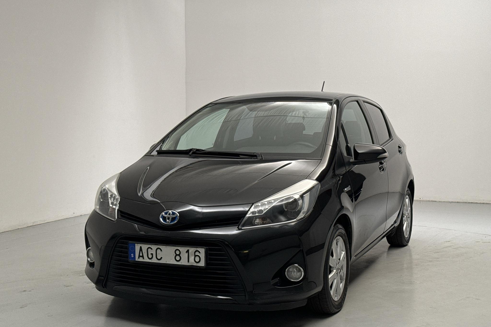 Toyota Yaris 1.5 HSD 5dr (75hk) - 12 109 mil - Automat - svart - 2012