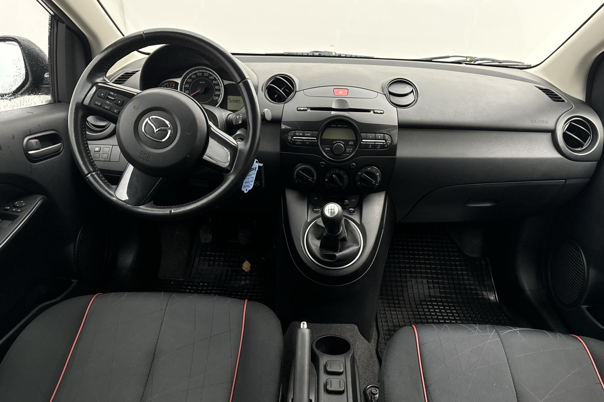 Mazda 2 1.3 5dr (84hk) - 67 280 km - Manuaalinen - musta - 2014