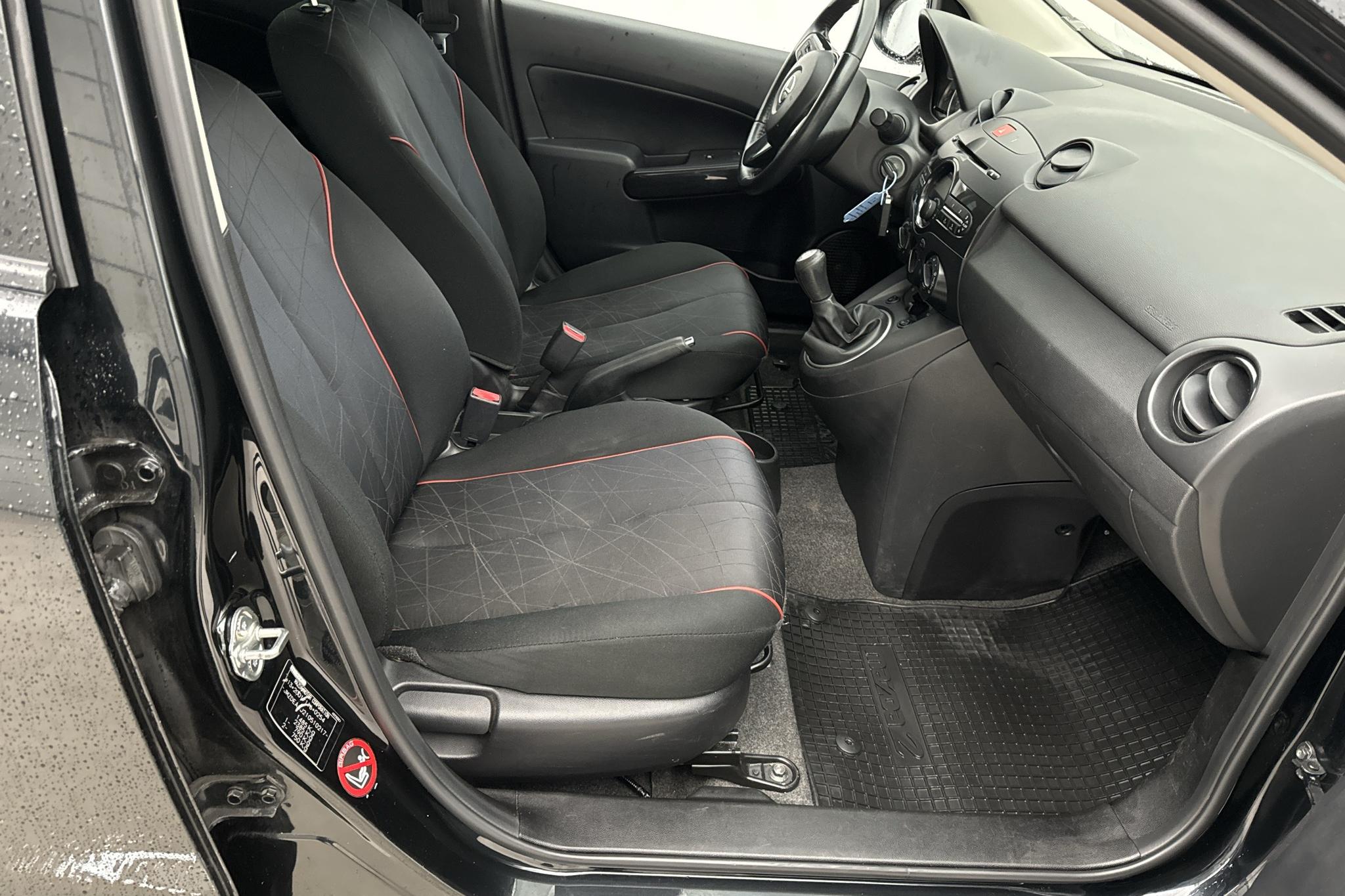 Mazda 2 1.3 5dr (84hk) - 67 280 km - Manuaalinen - musta - 2014