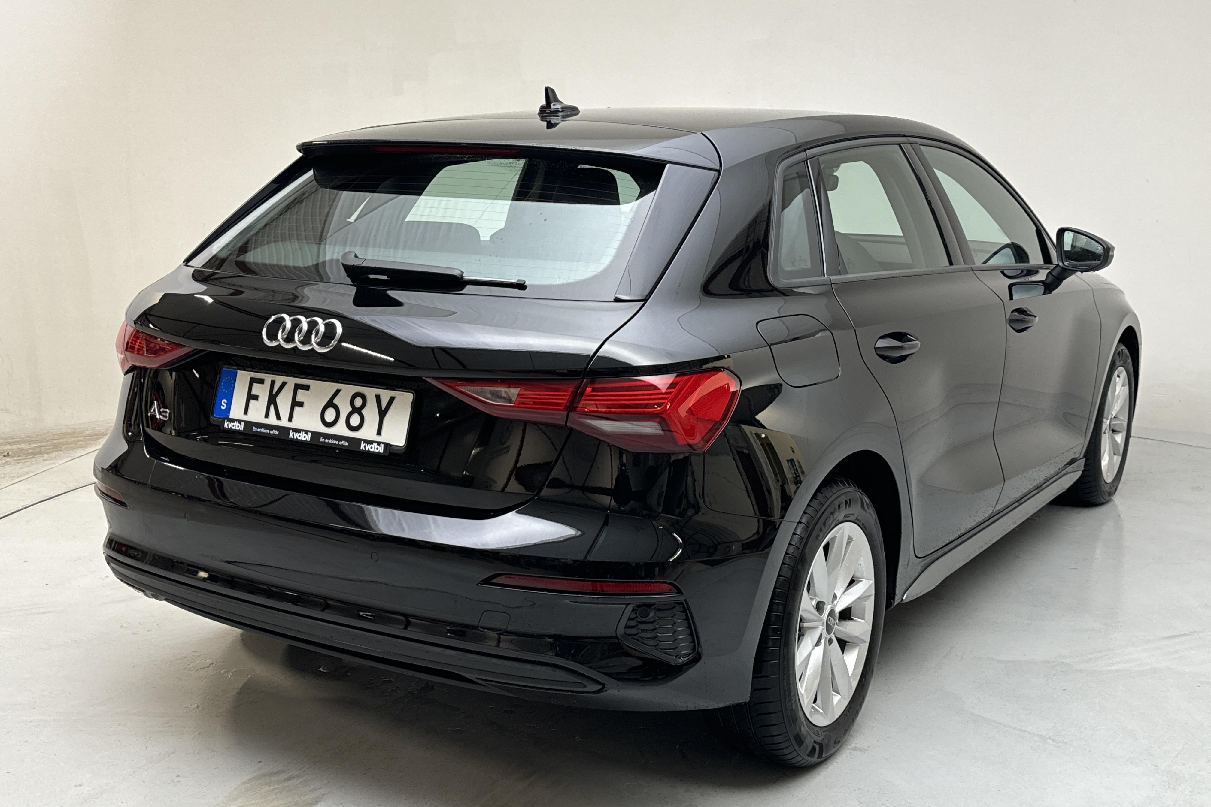 Audi A3 Sportback 35 TFSI (150hk) - 22 280 km - Automaatne - must - 2021