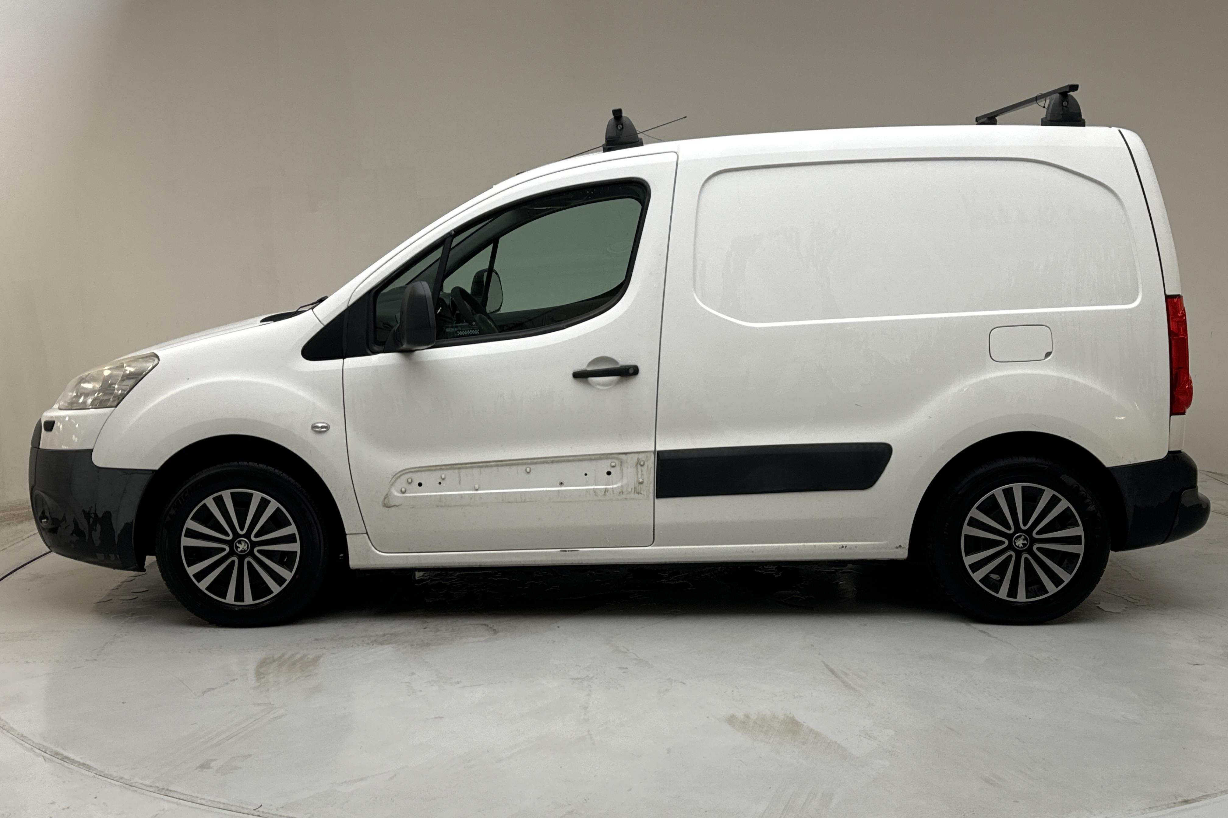 Peugeot Partner 1.6 HDI Skåp (75hk) - 23 514 mil - Manuell - vit - 2010