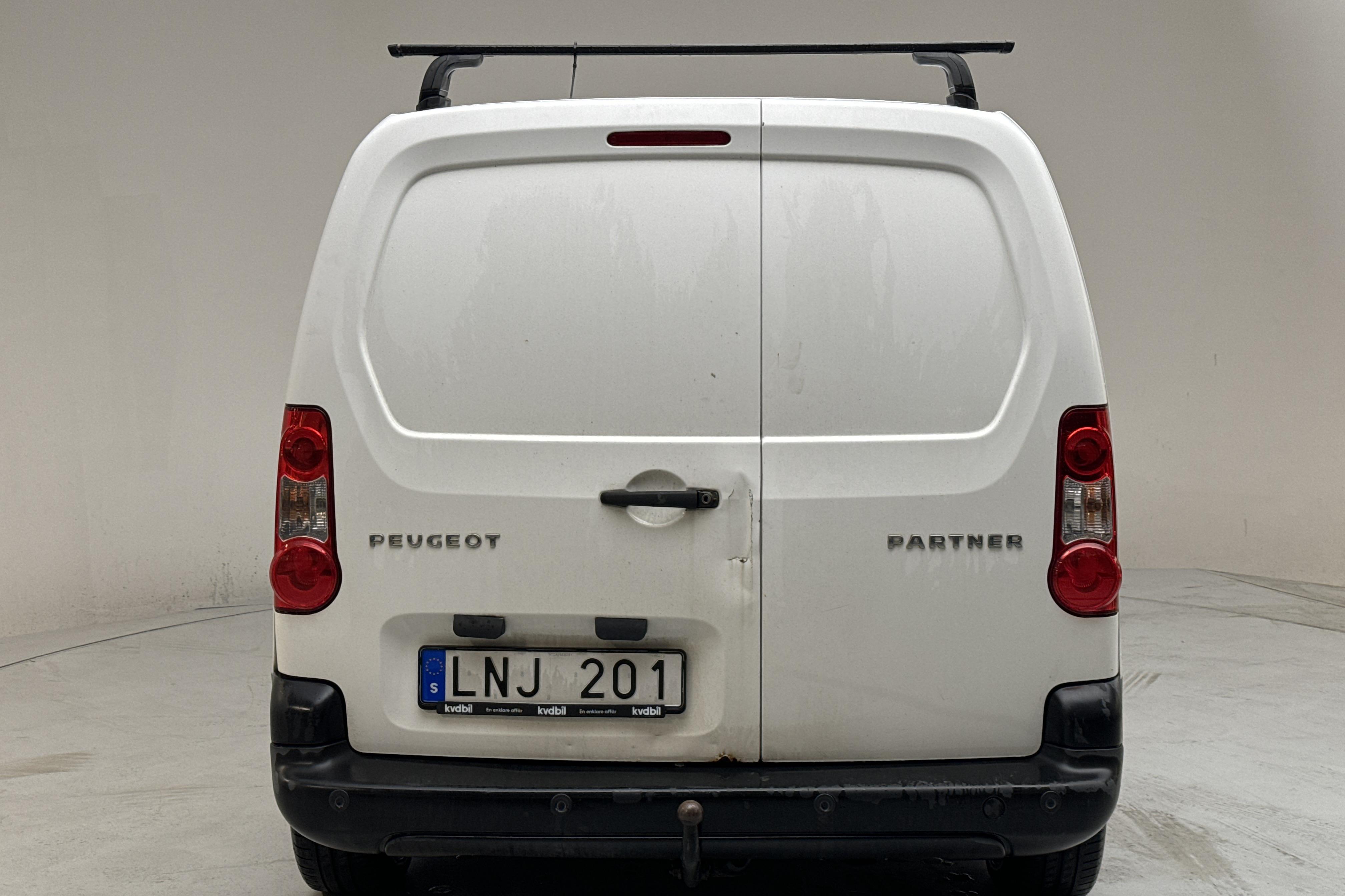 Peugeot Partner 1.6 HDI Skåp (75hk) - 235 140 km - Manuaalinen - valkoinen - 2010