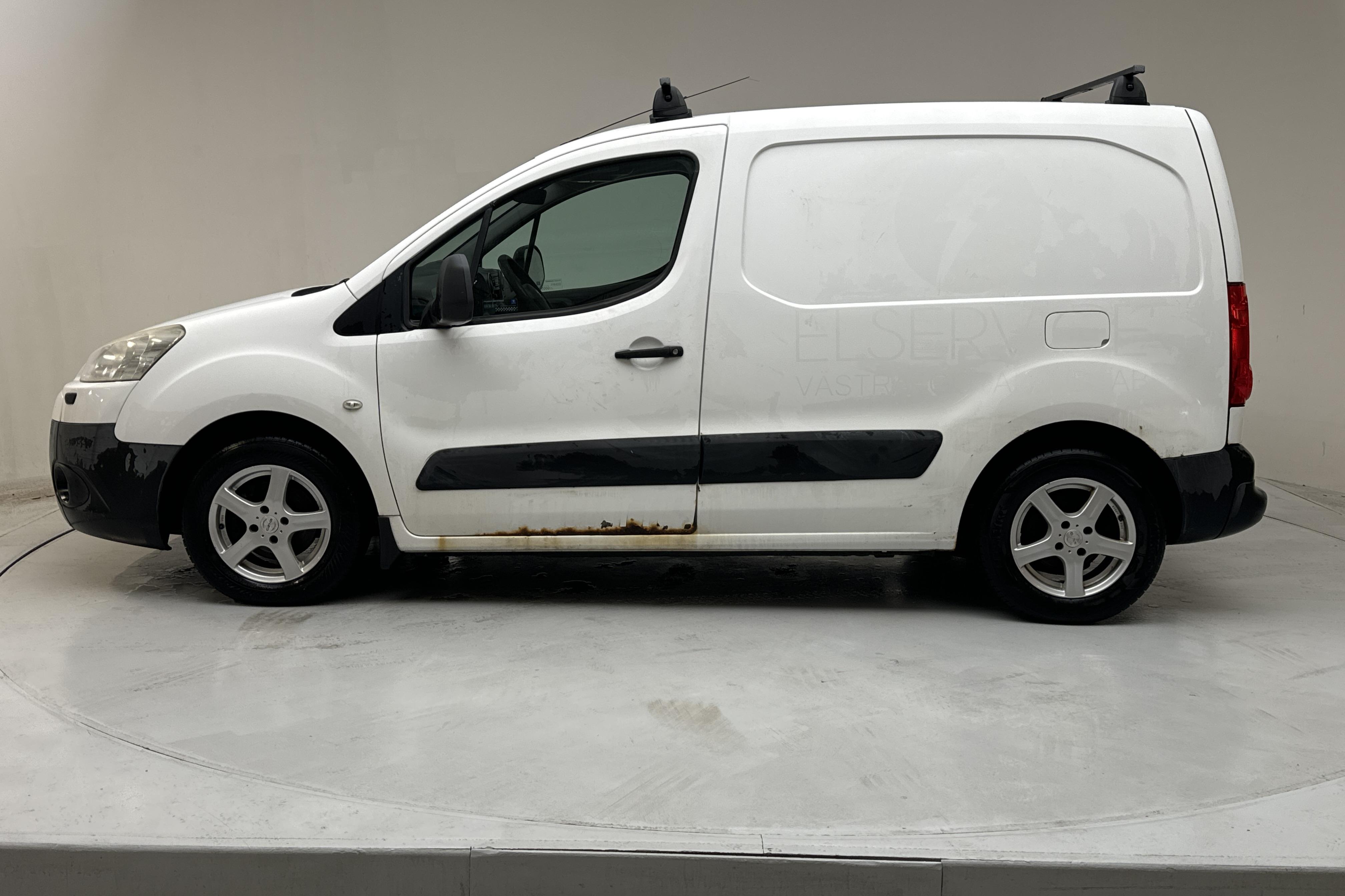 Peugeot Partner 1.6 HDI Skåp (90hk) - 219 170 km - Manual - white - 2010