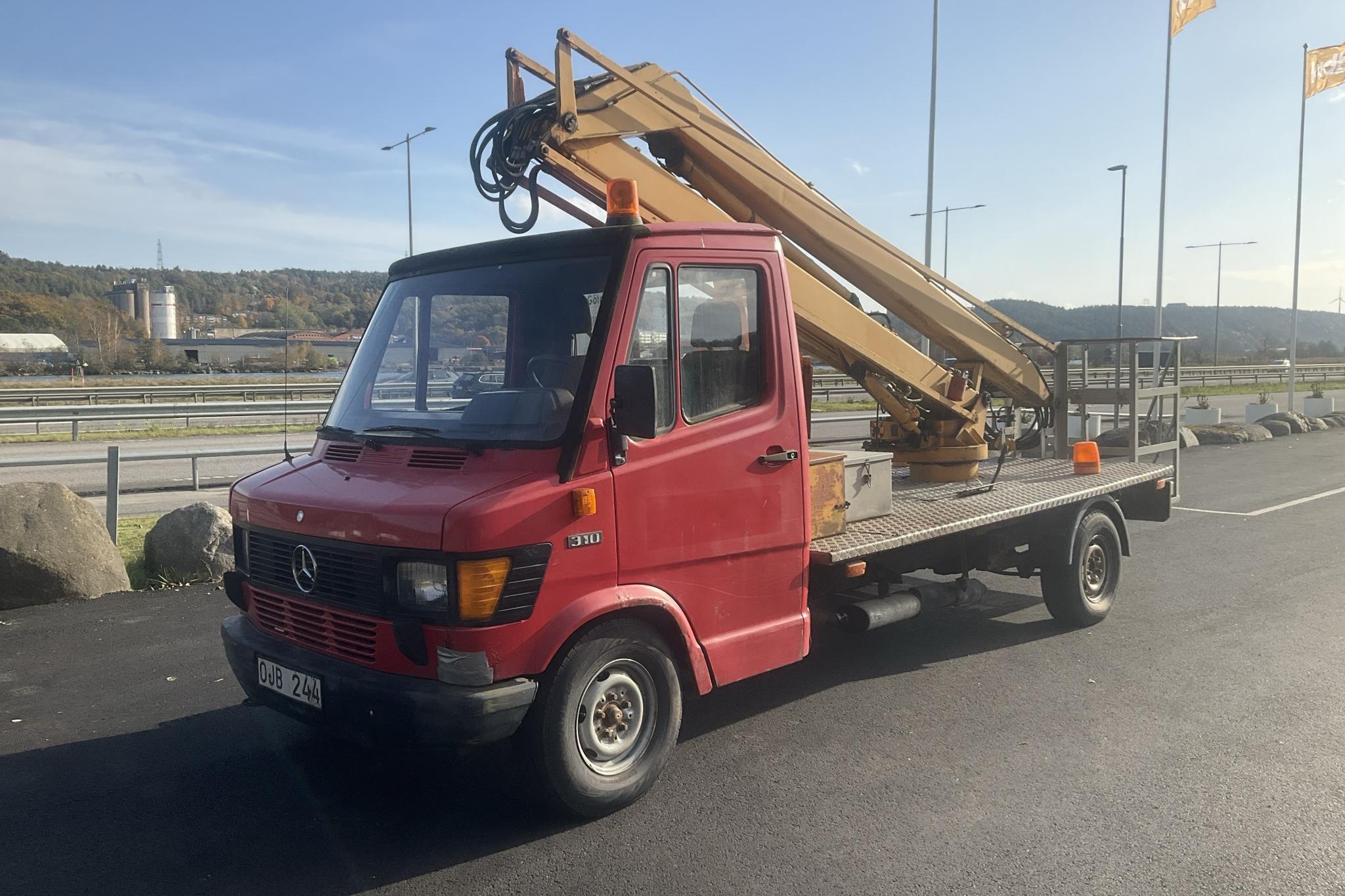 Mercedes Mercedes-Benz TN 310 Chassi (105hk) - 170 830 km - Manuaalinen - 1989