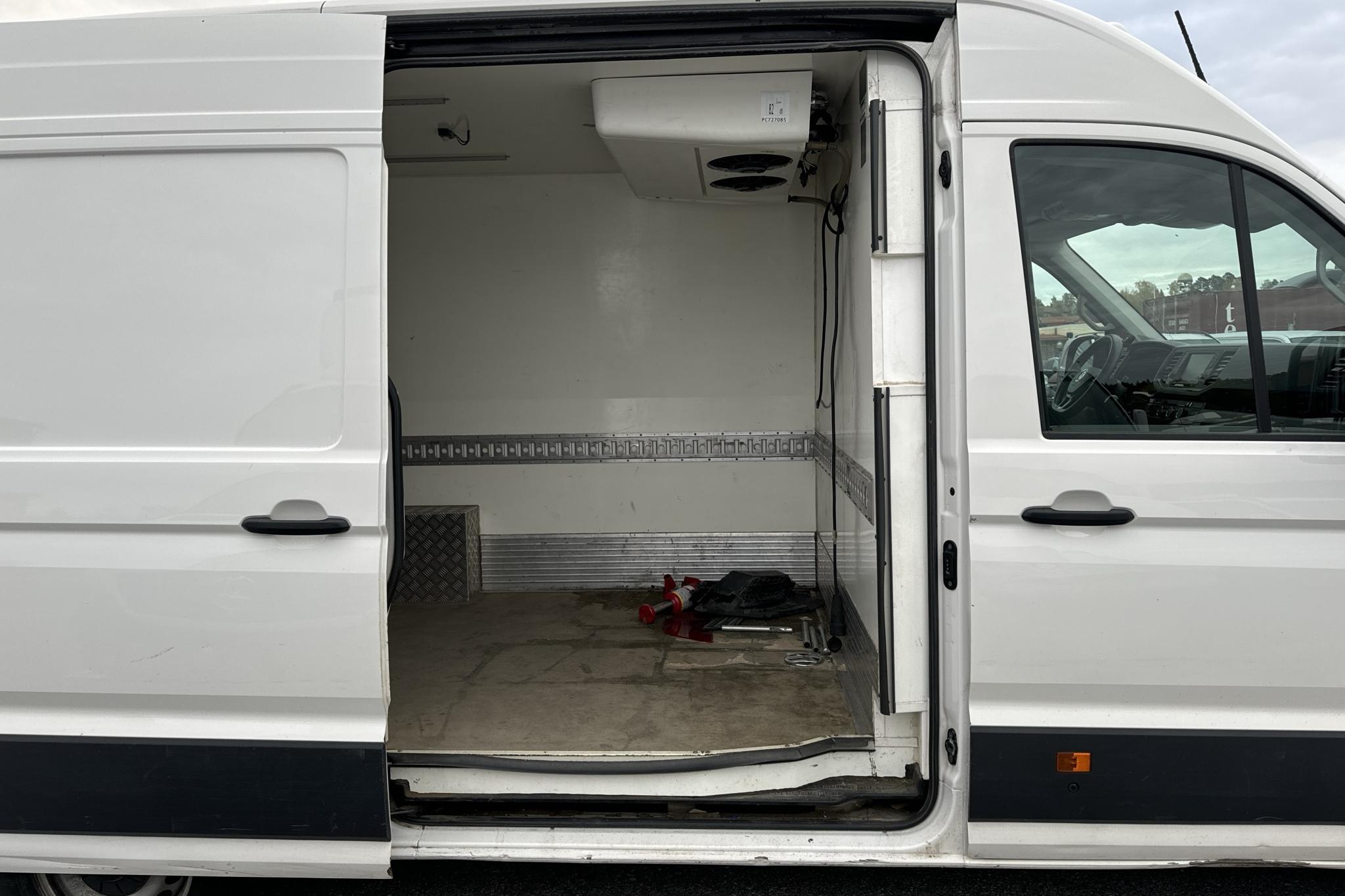 VW Crafter 35 2.0 TDI Skåp (177hk) - 277 800 km - Käsitsi - valge - 2017