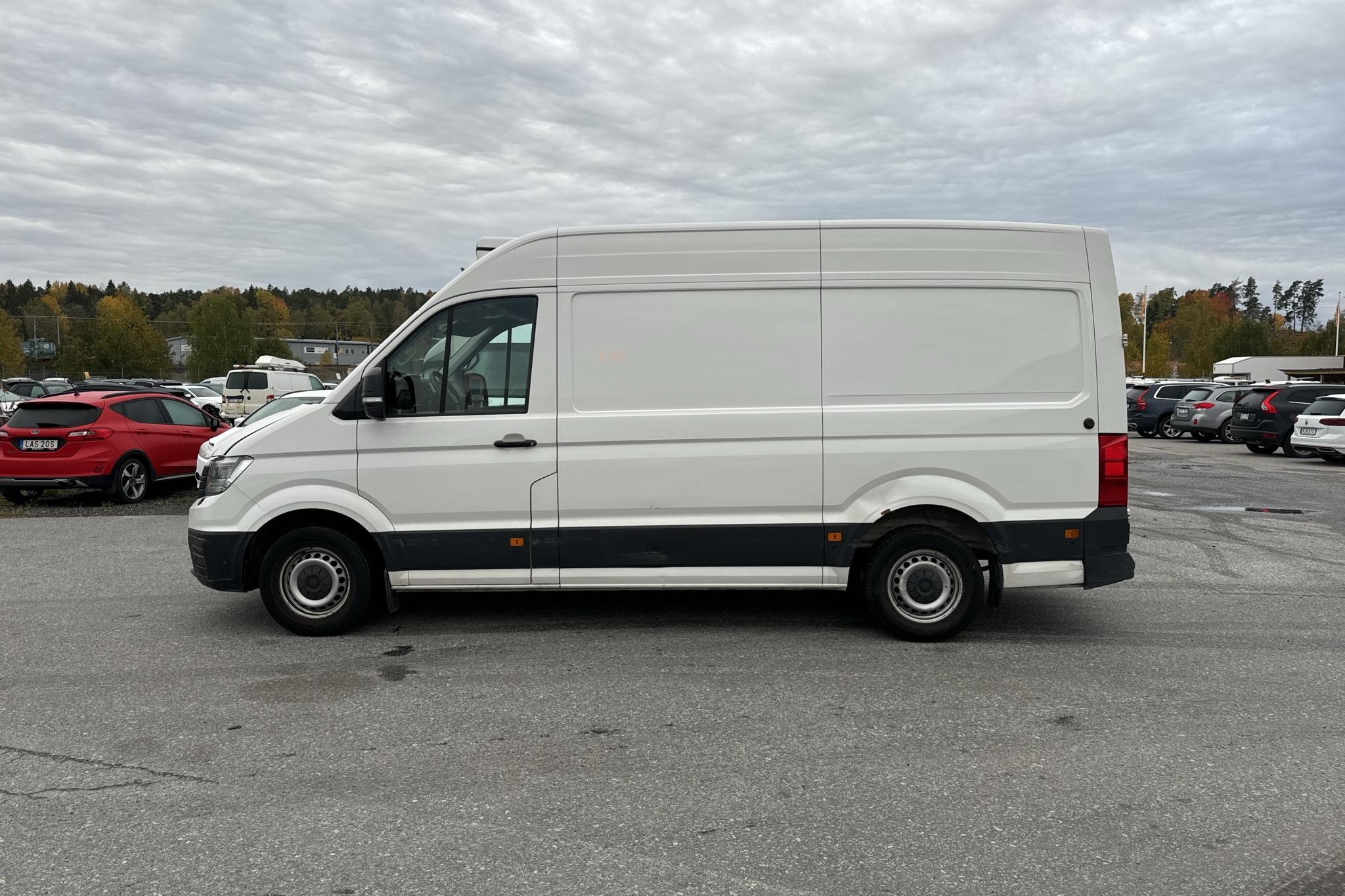 VW Crafter 35 2.0 TDI Skåp (177hk) - 277 800 km - Käsitsi - valge - 2017