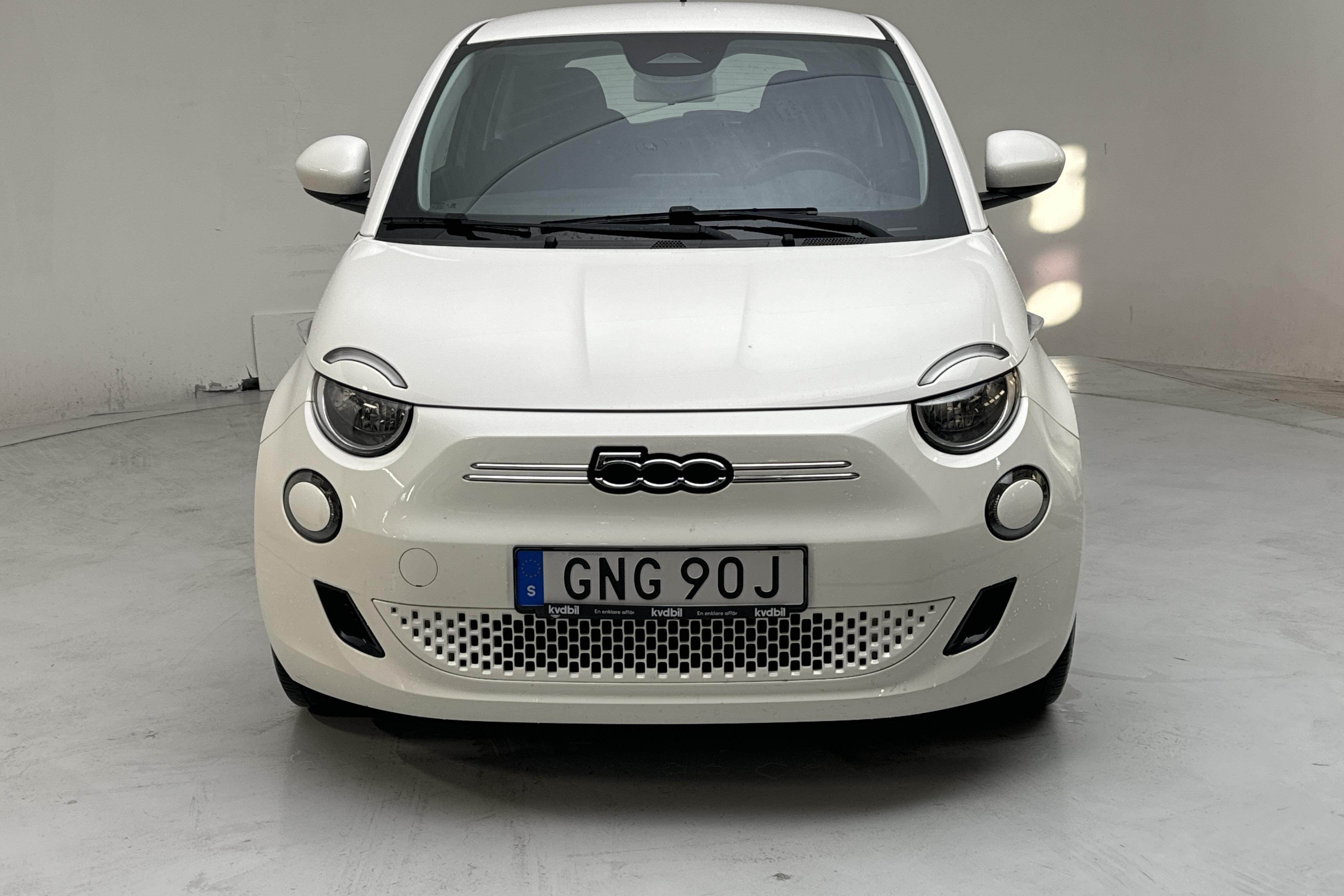 Fiat 500e 23.7 kWh (95hk) - 23 850 km - Automaattinen - valkoinen - 2022